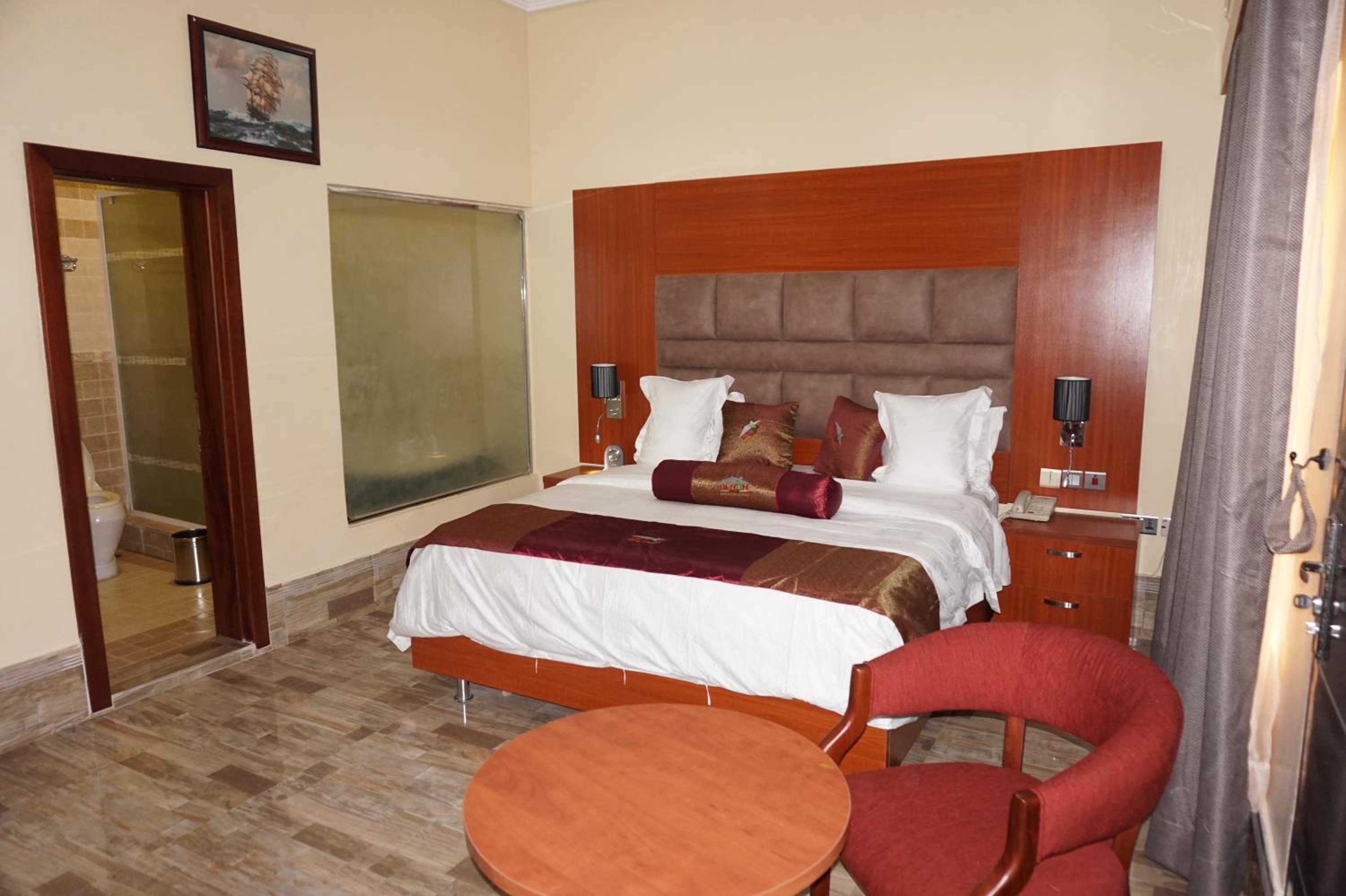 Deluxe Suite photo 1