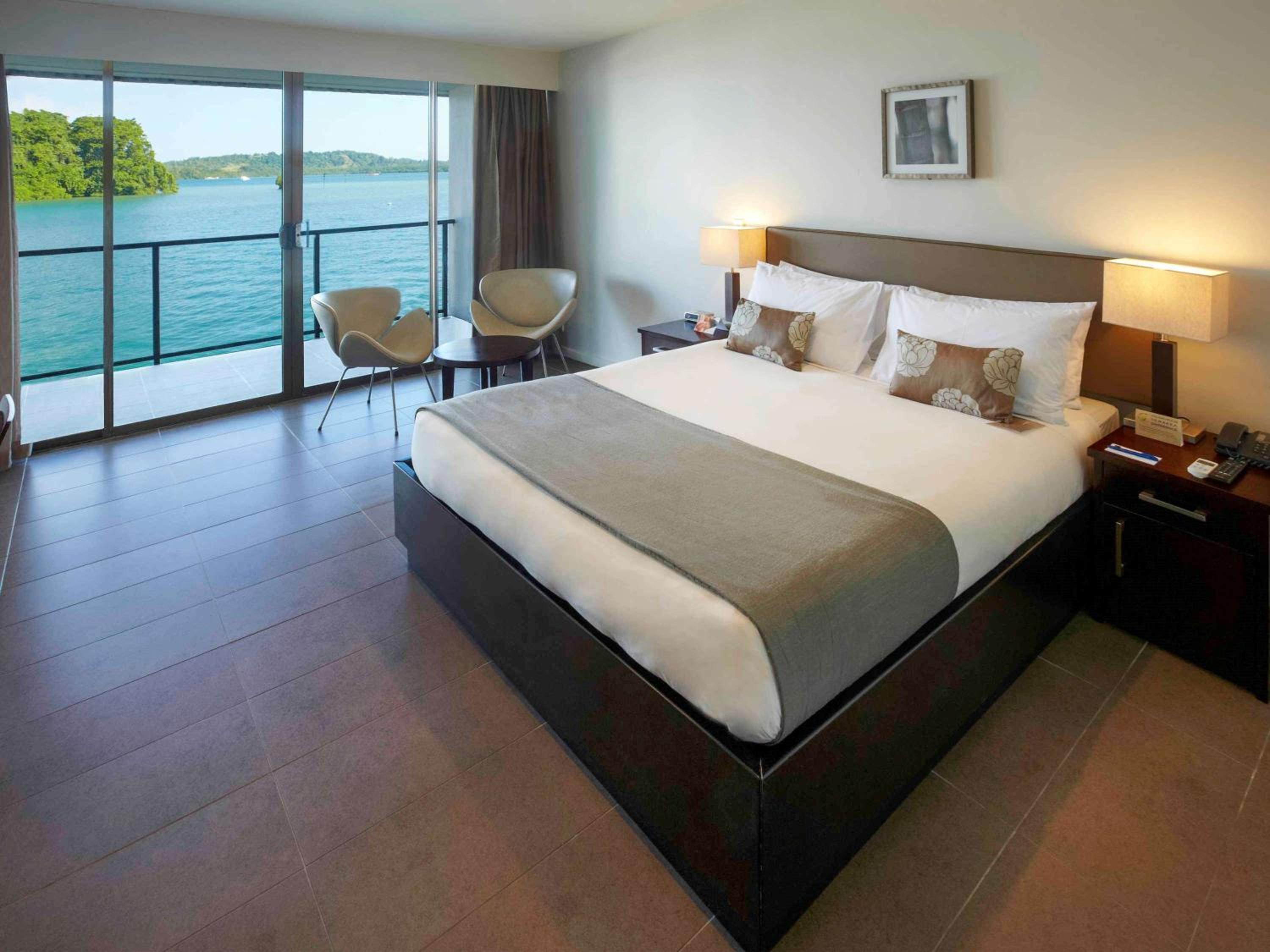 Superior King Room with Ocean View photo 1