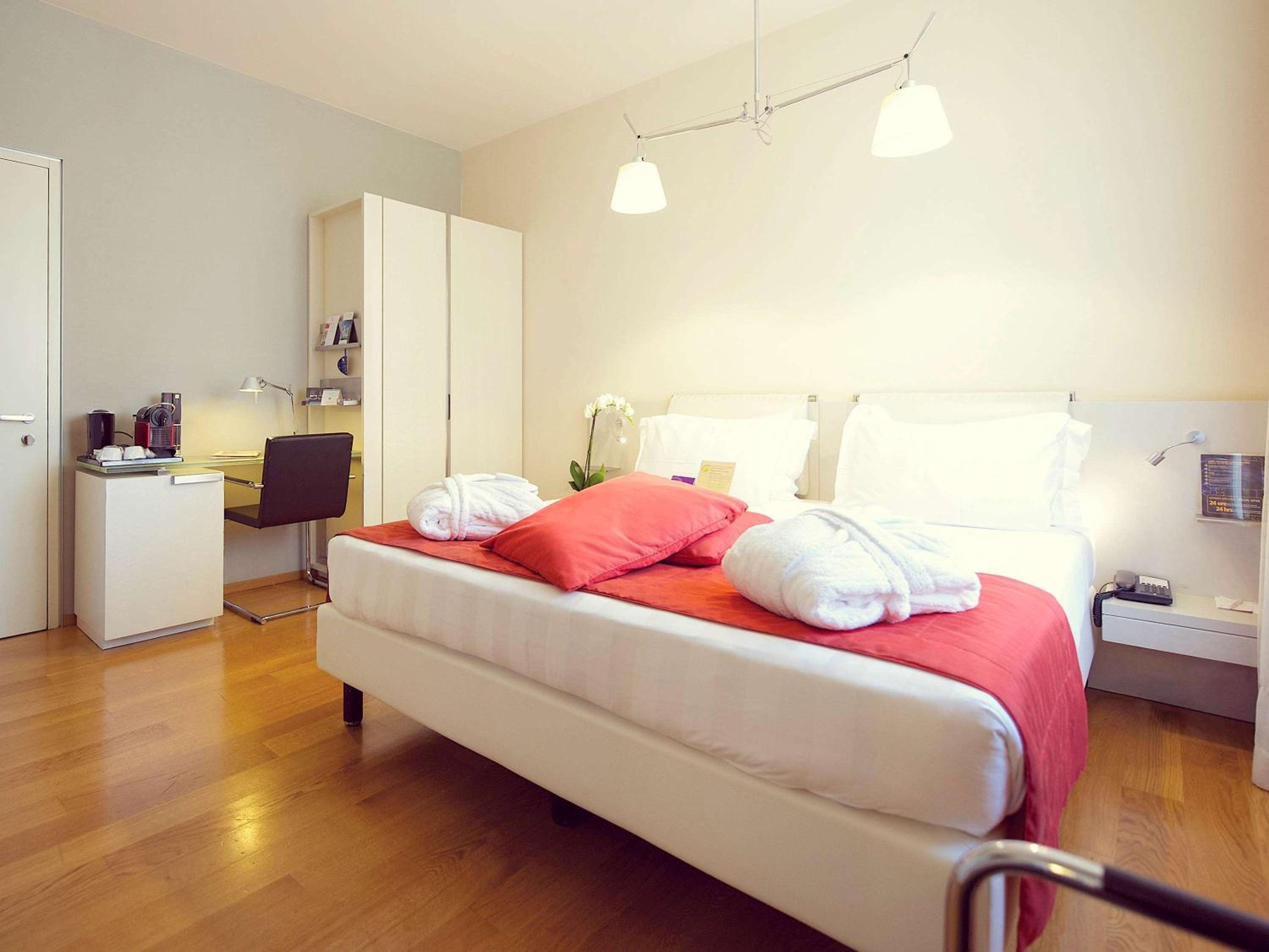 Superior Double Room with King Bed