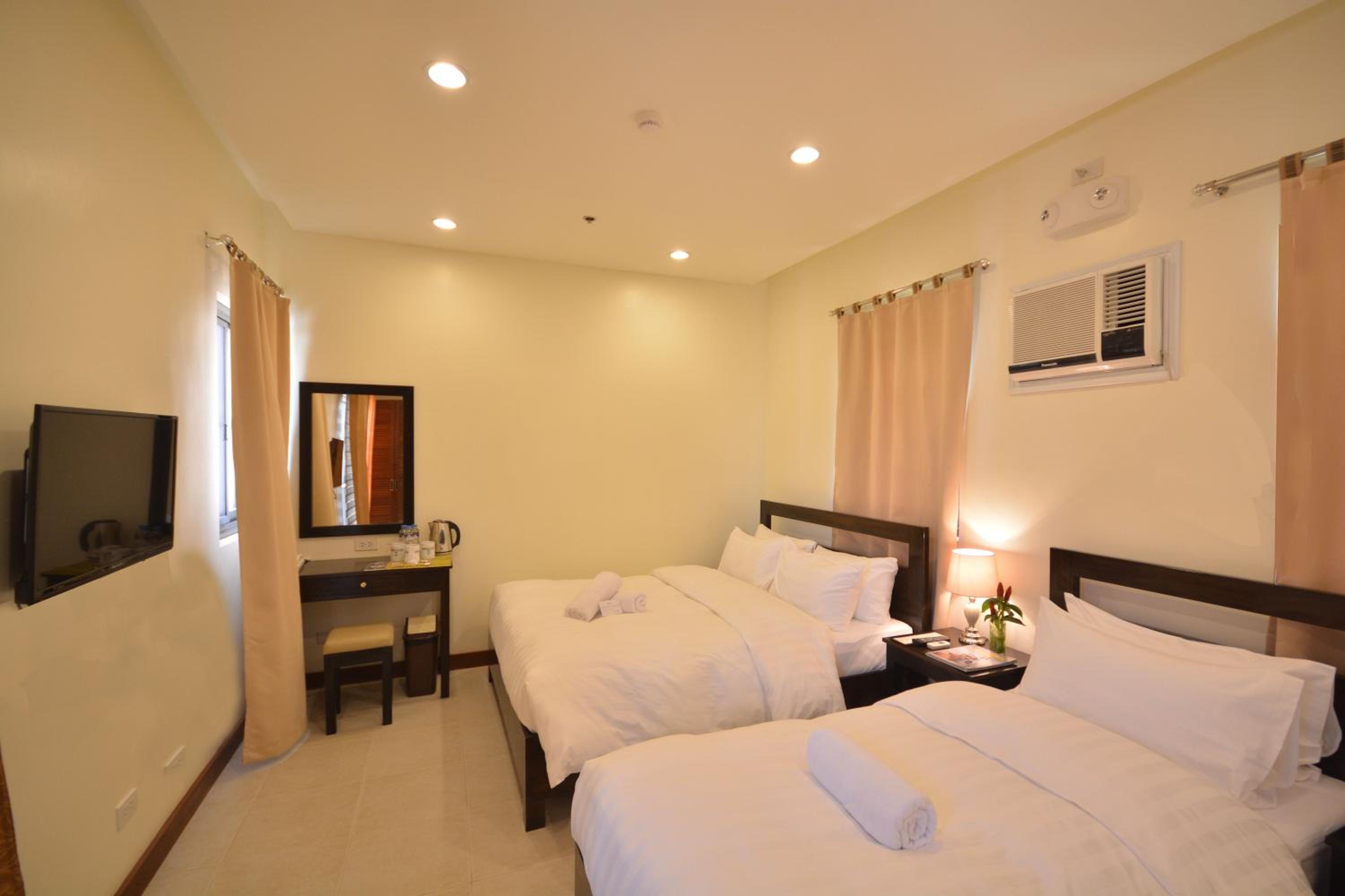 Superior Triple Room photo 2
