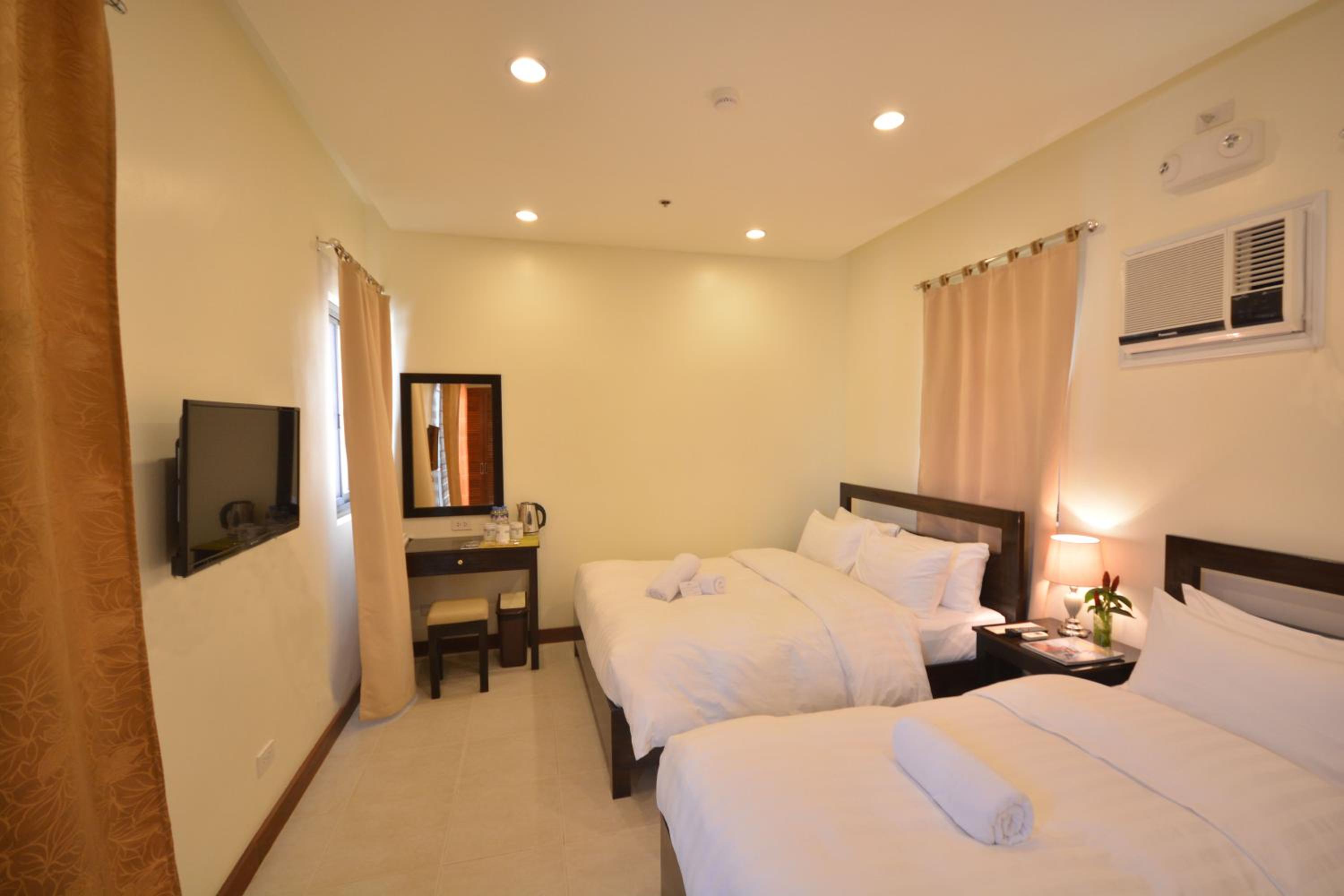Superior Triple Room photo 3