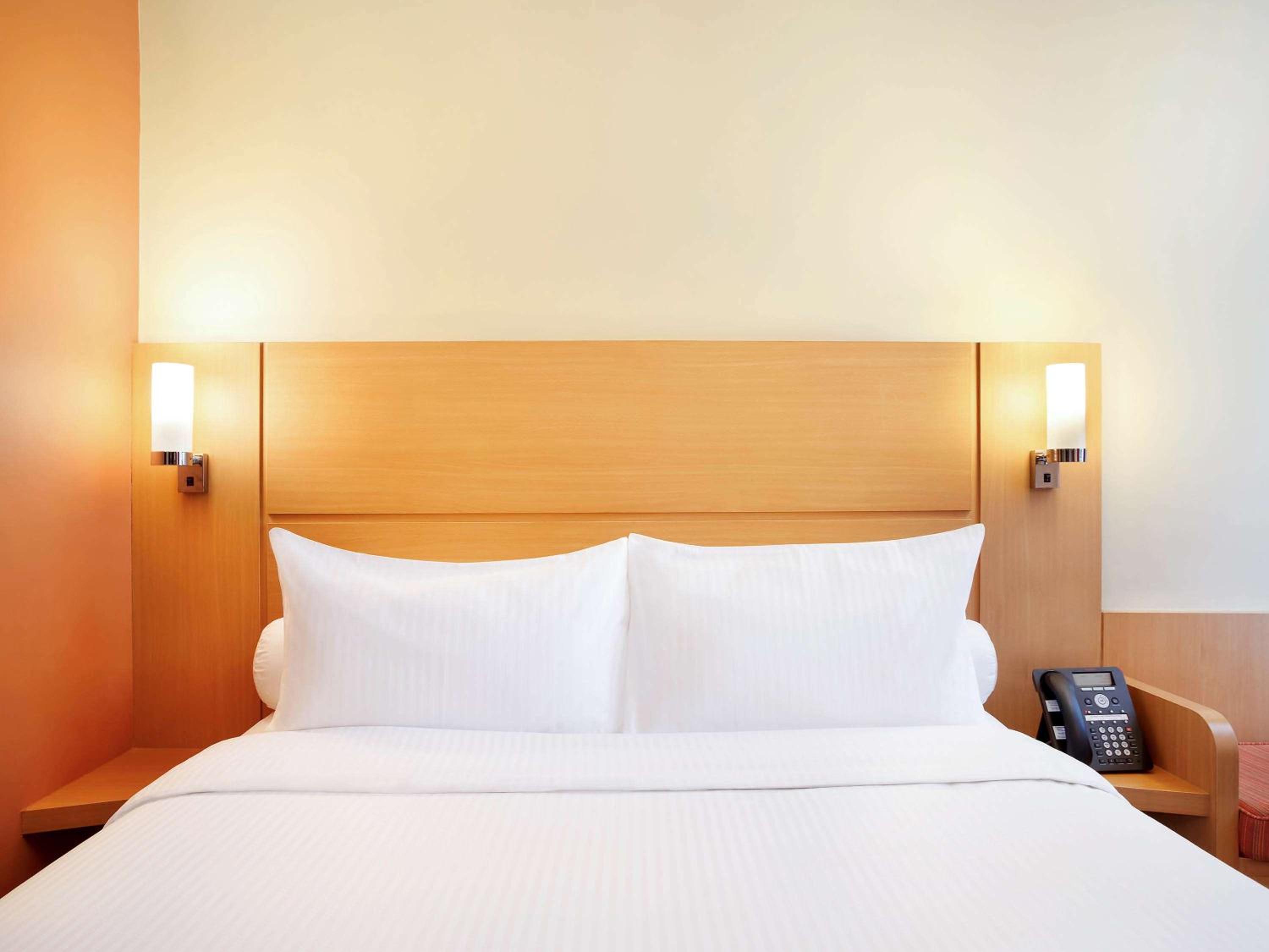 Standard Double Room with 1 Queen Bed photo 2