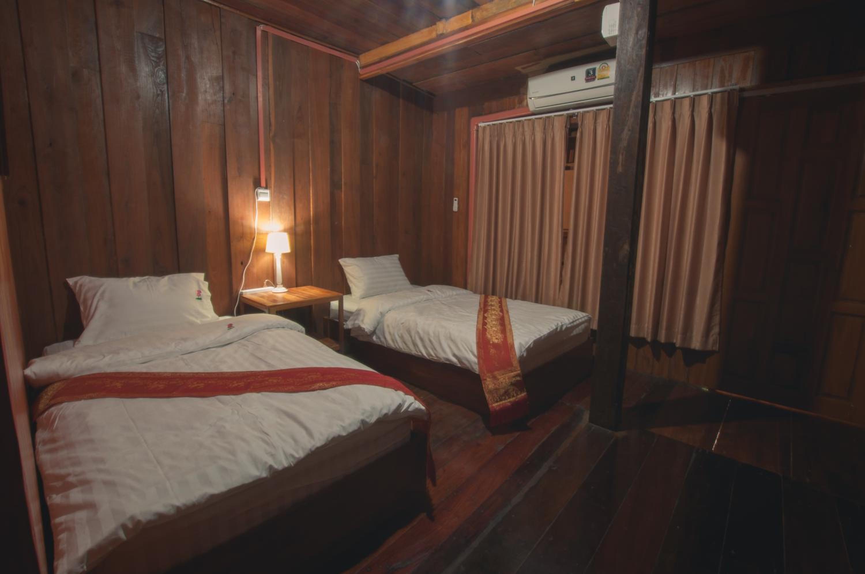 Twin Room with Bathroom photo 3