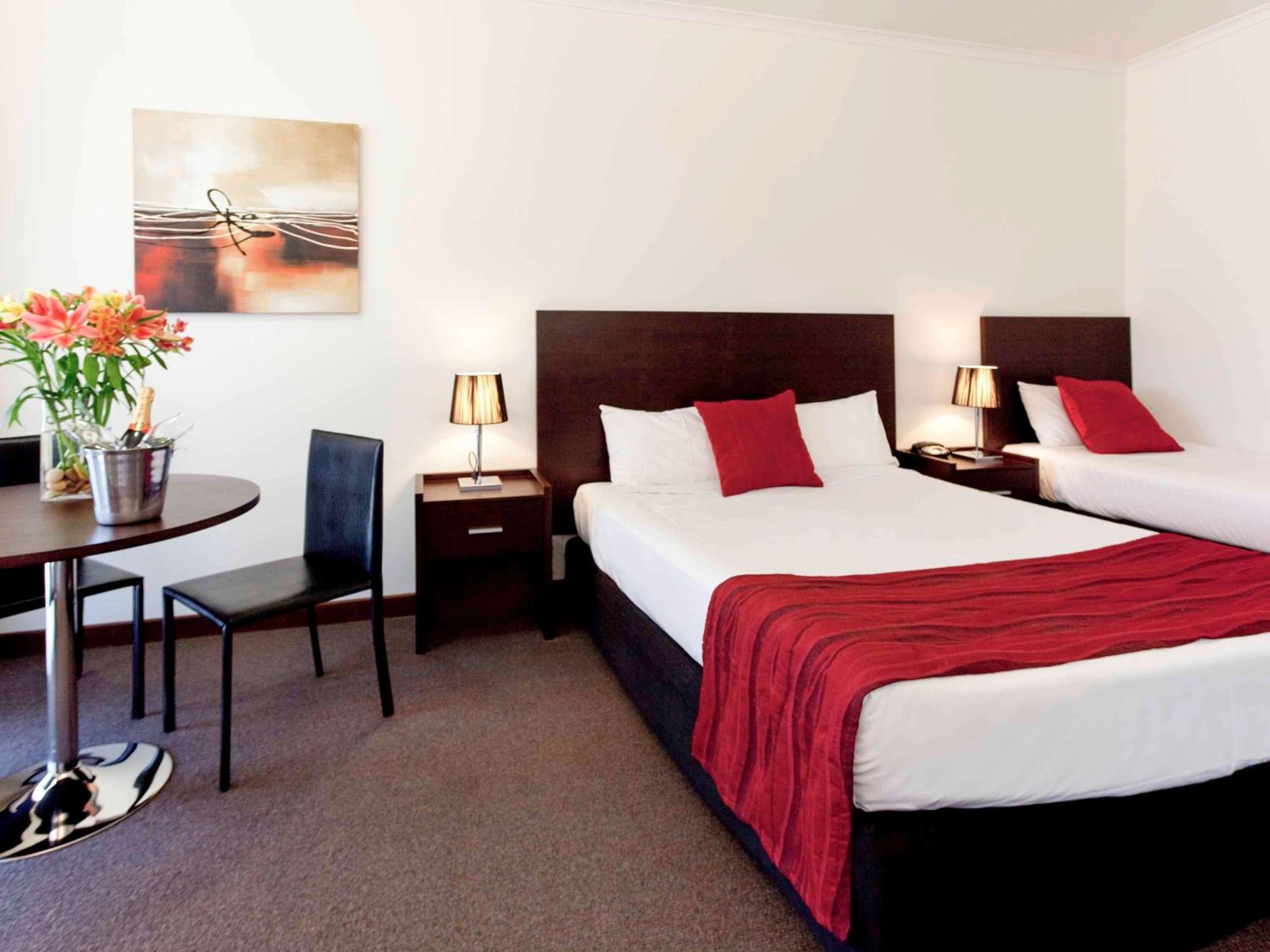Superior Room with Queen Bed and Single Bed  - Photo 4