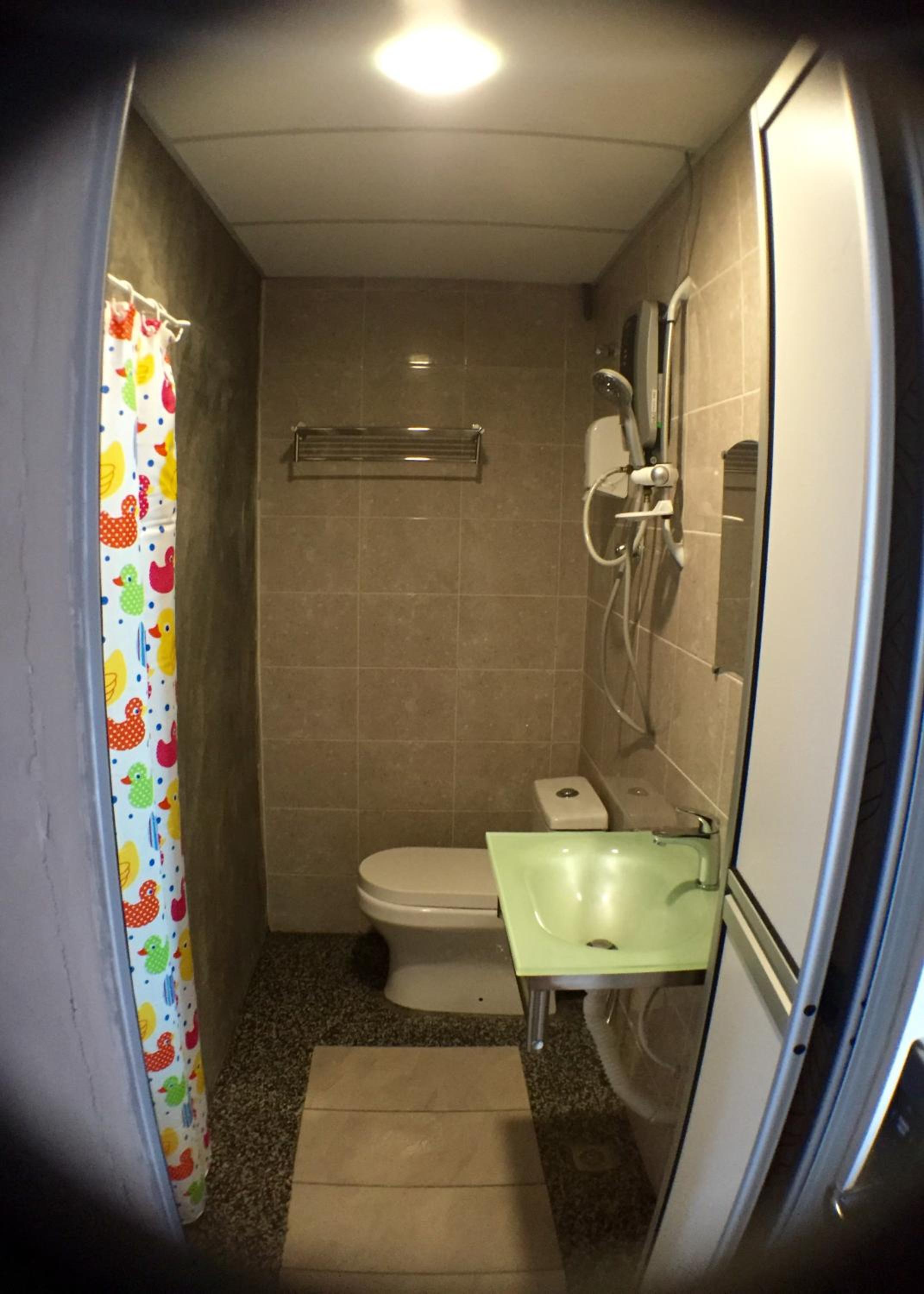 Deluxe Queen Room - Photo 13