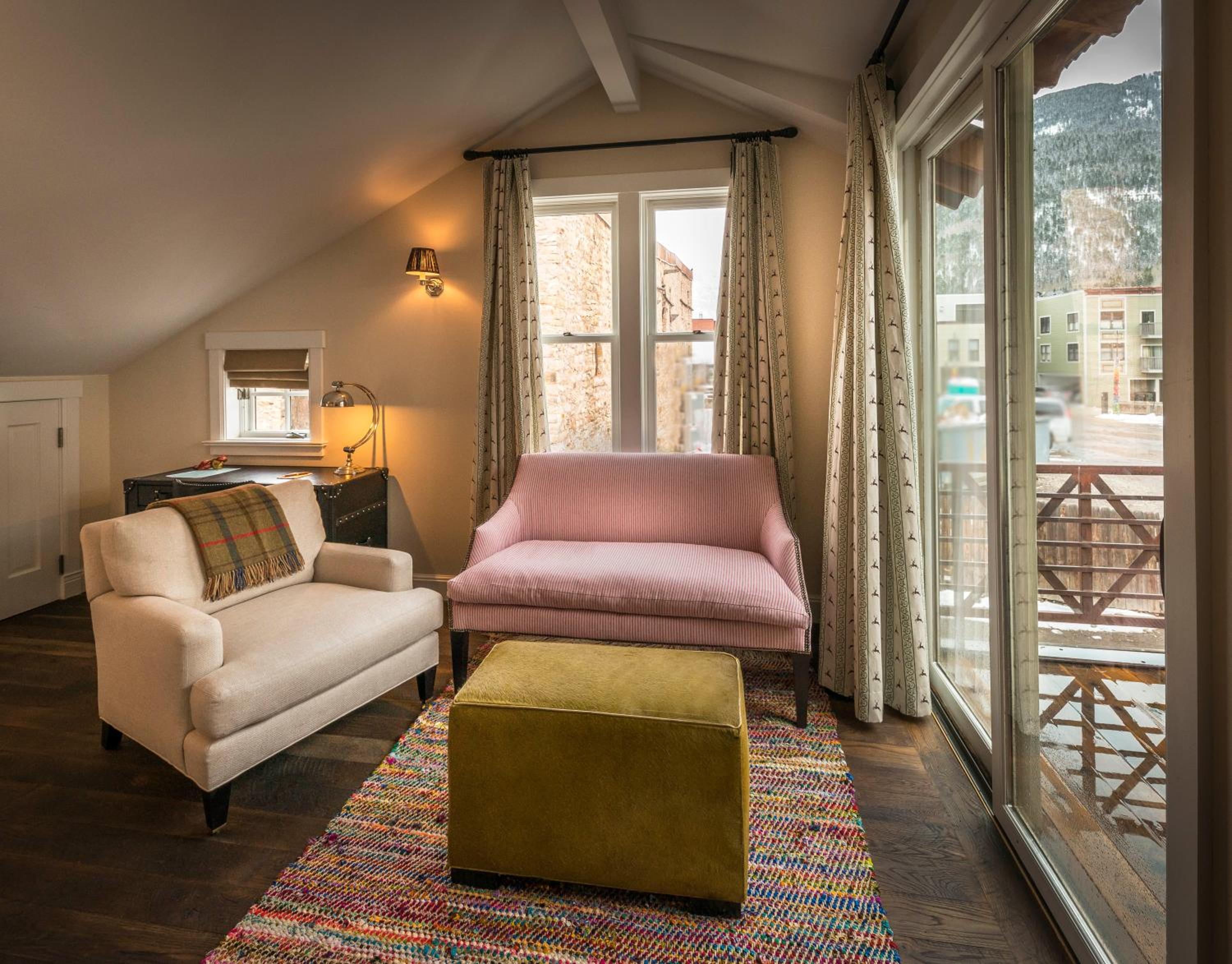 Deluxe King Room photo 3
