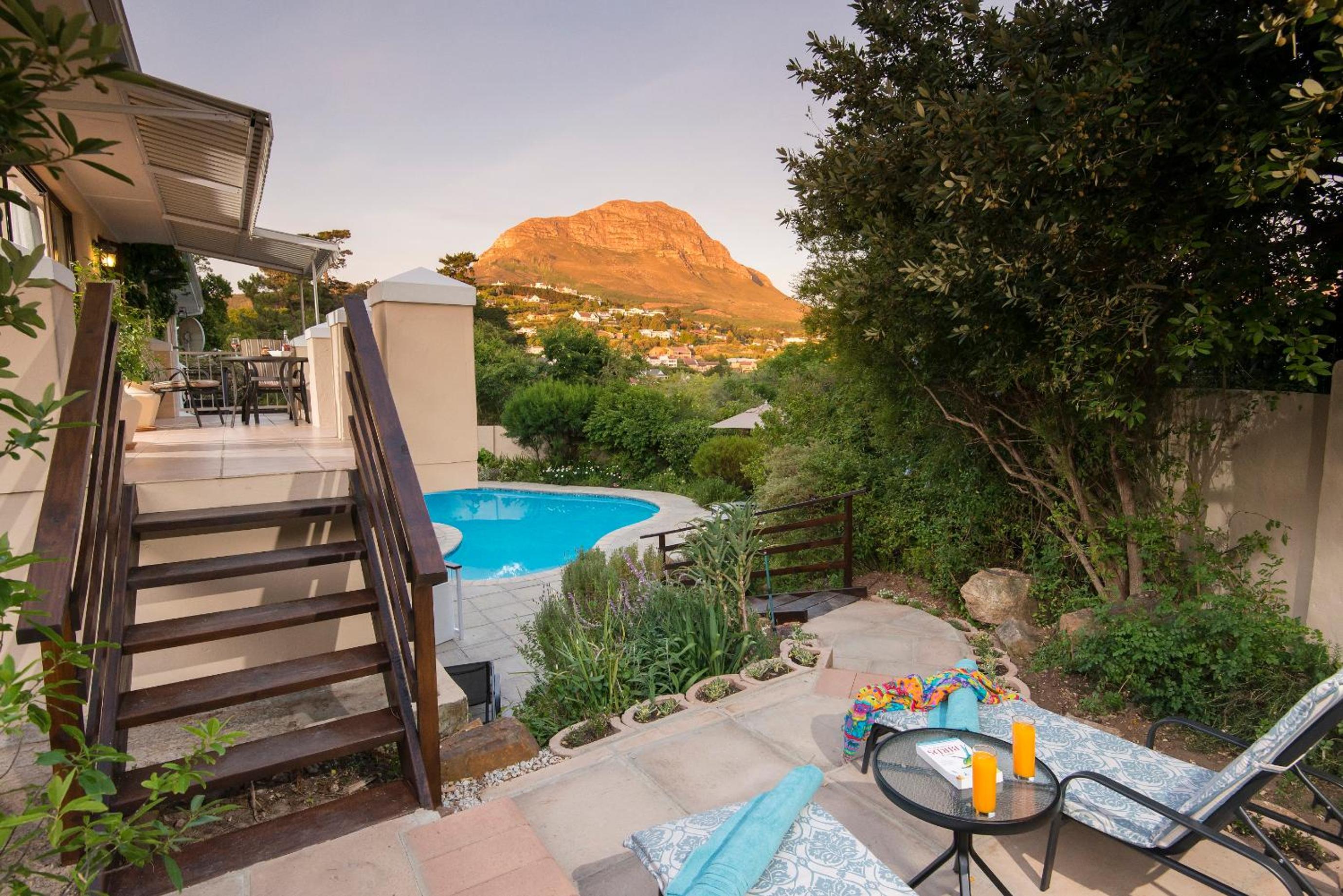 Studio with Mountain View - Photo 7