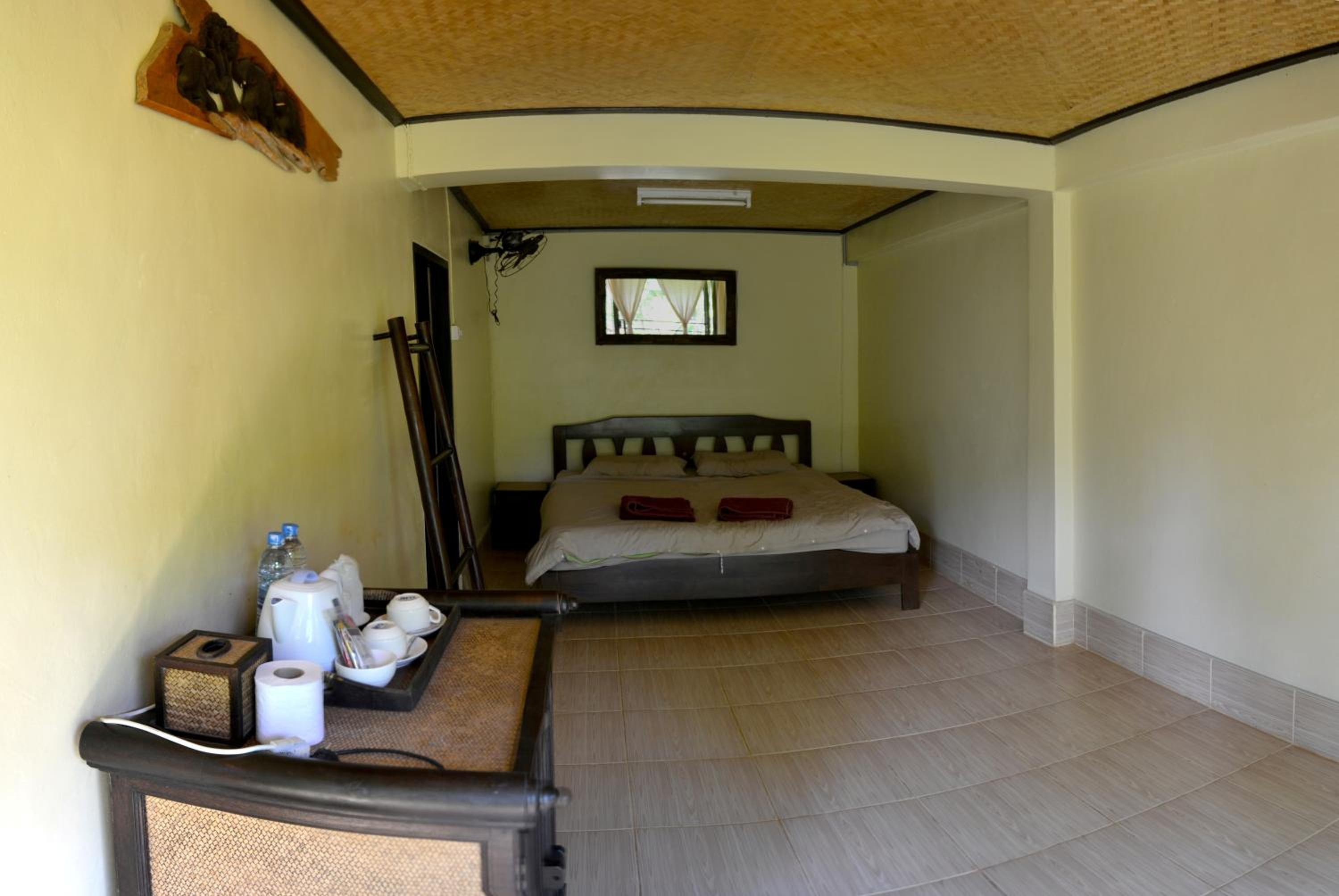 Deluxe Double Room (2 Adults + 1 Child) - Photo 5