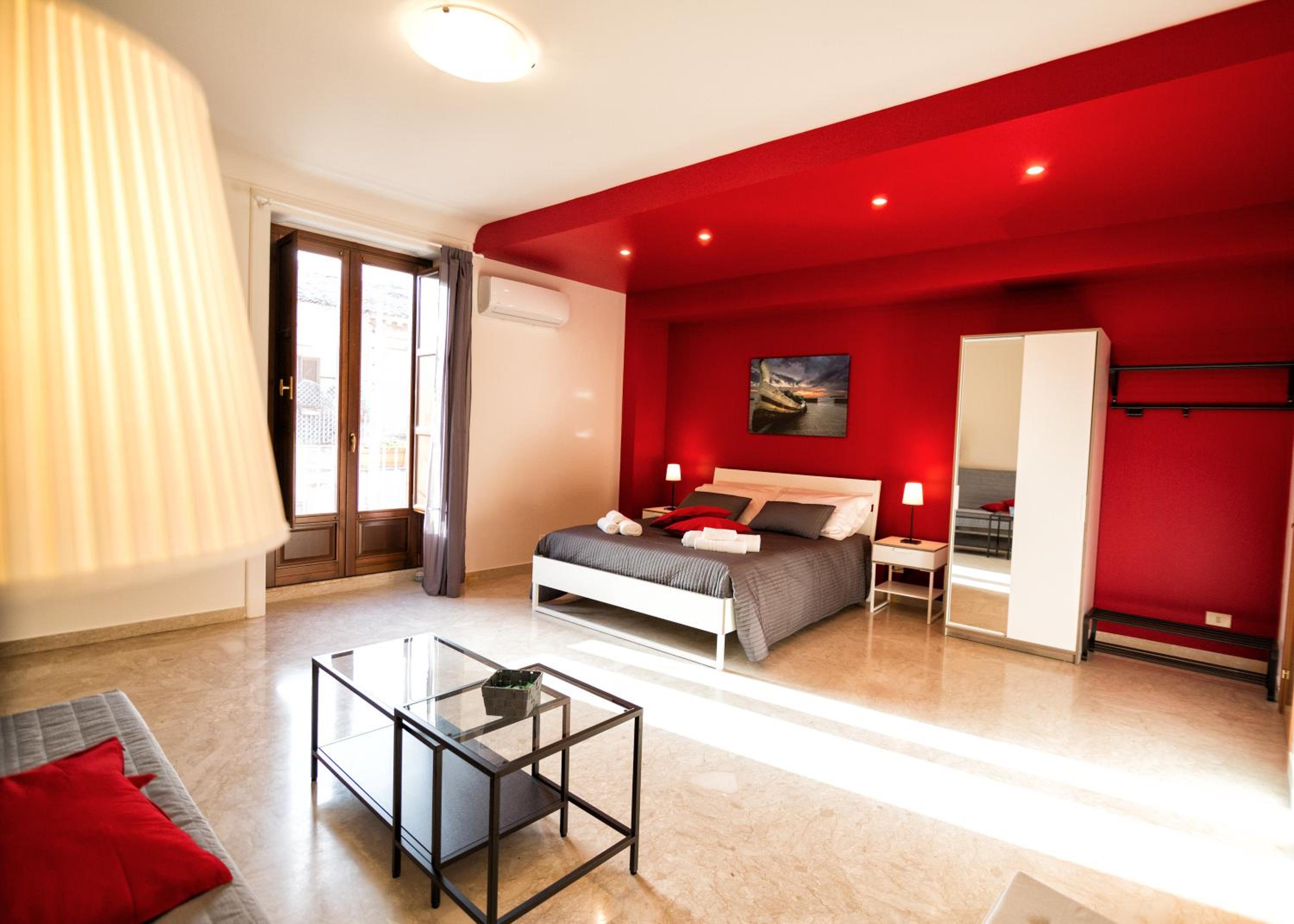 Deluxe Double Room with Balcony - Photo 1