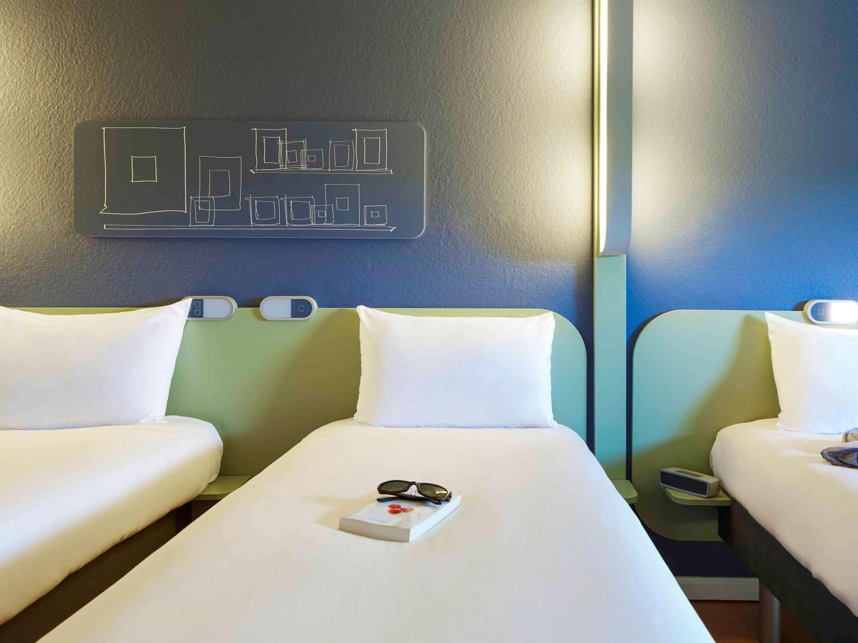 Twin Room - Photo 8