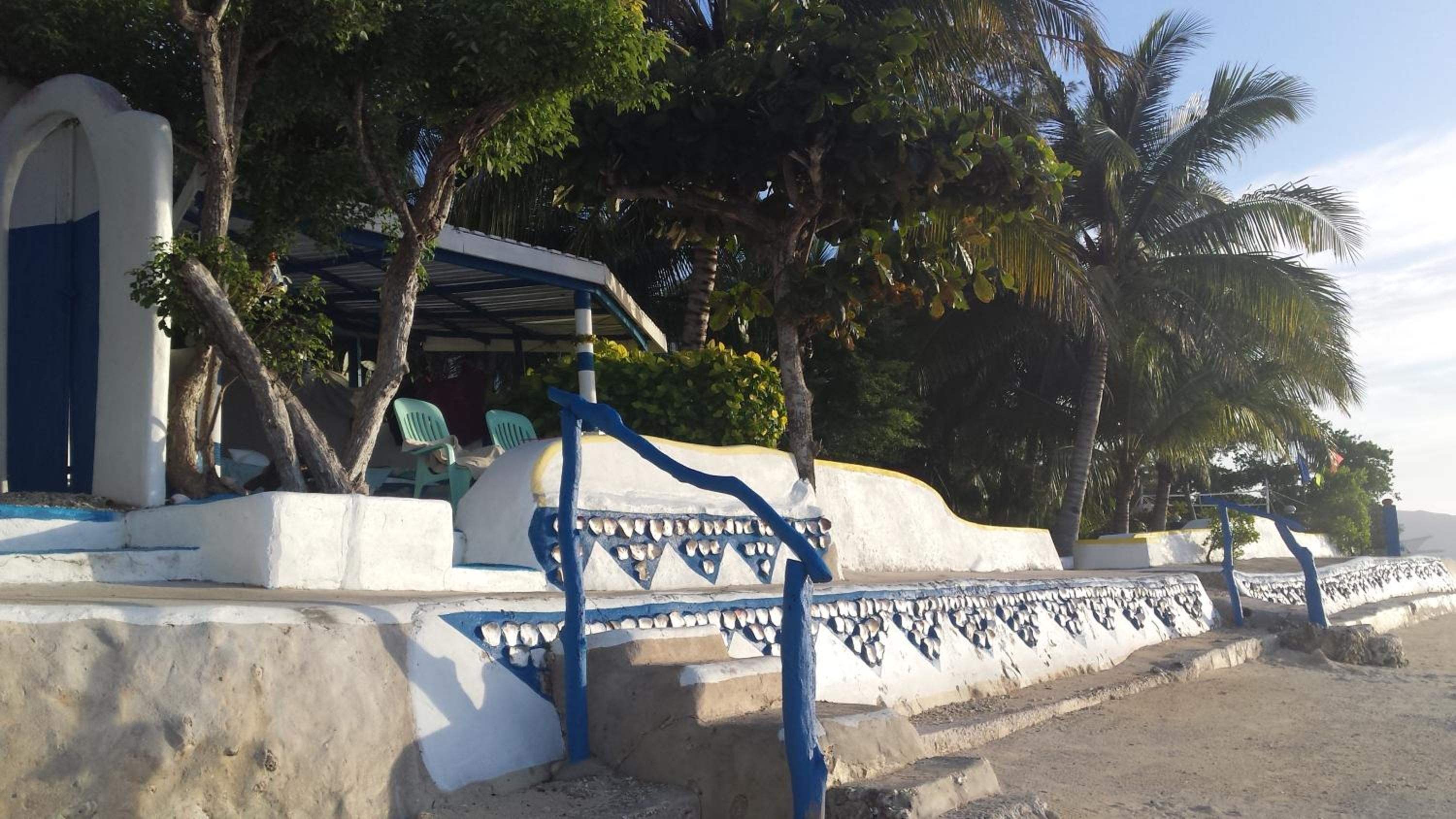 Beachfront Deluxe House - Photo 14