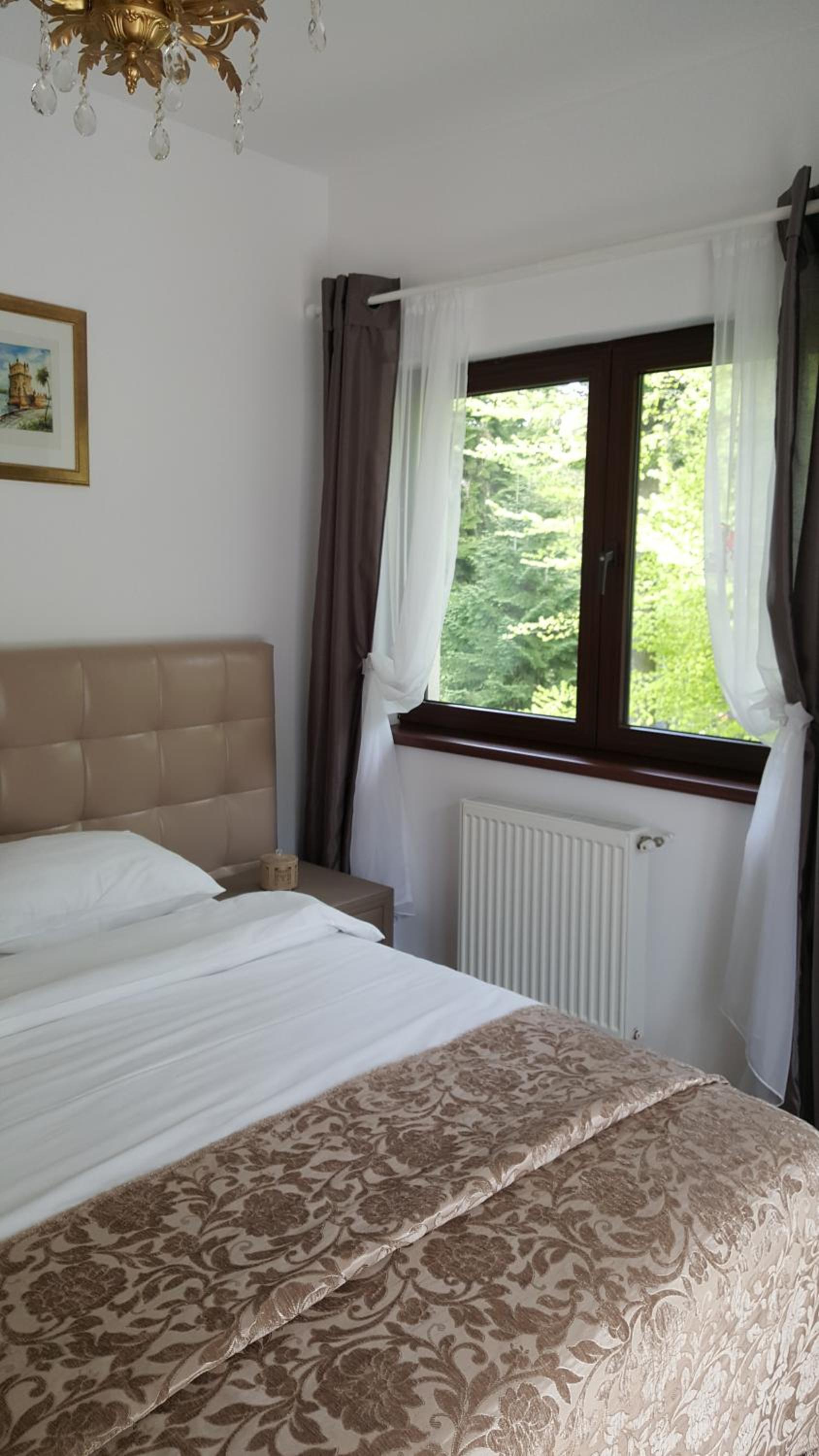 Apartment with Terrace - Photo 32