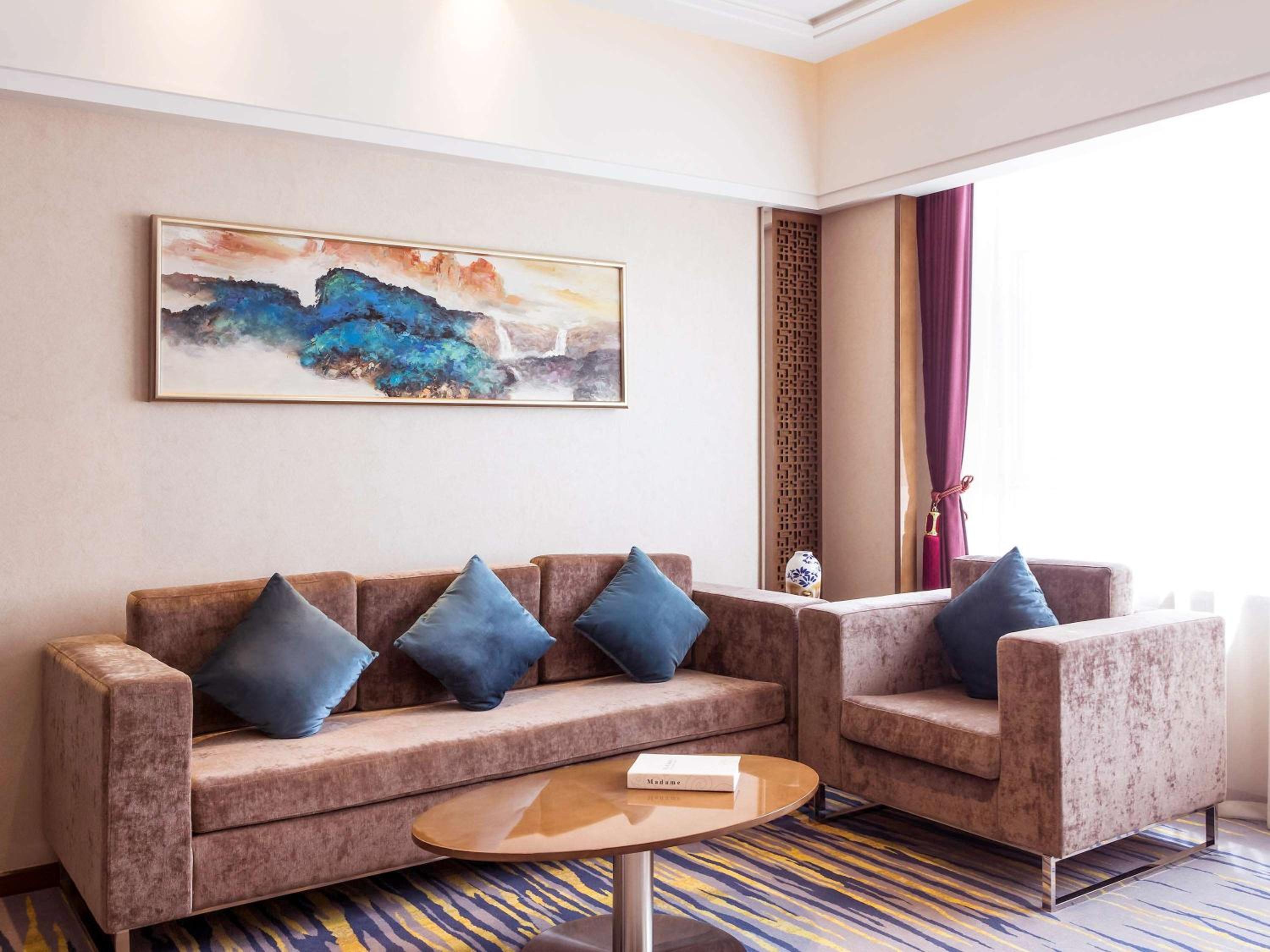 Deluxe Suite