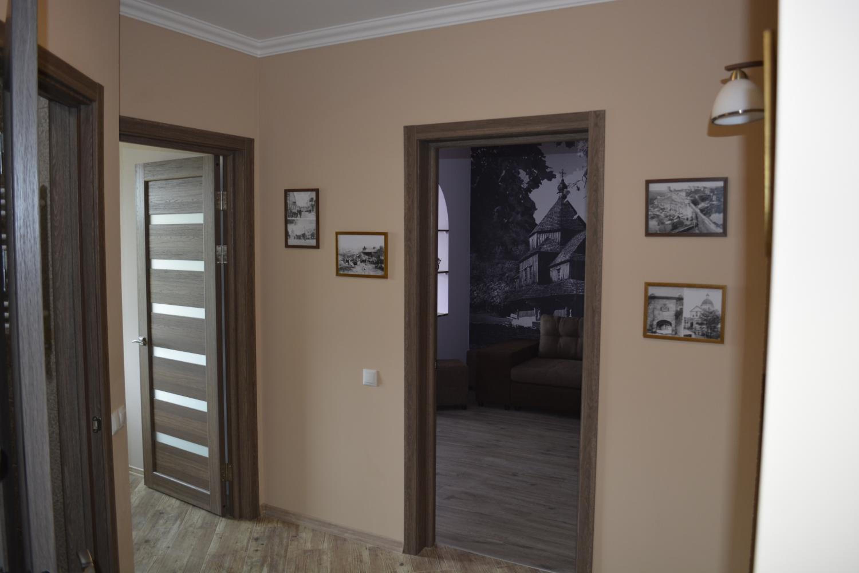 One-Bedroom Apartment photo 1
