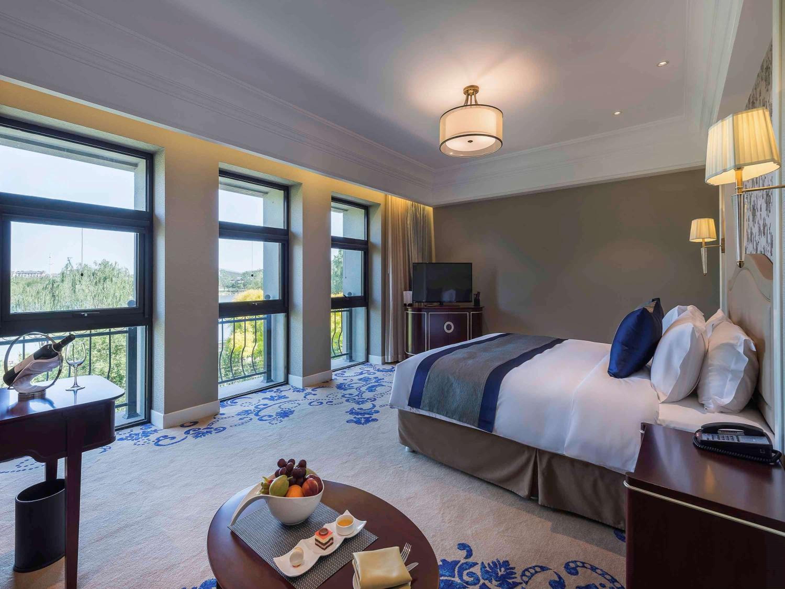 Superior Executive King Room with Lounge Access