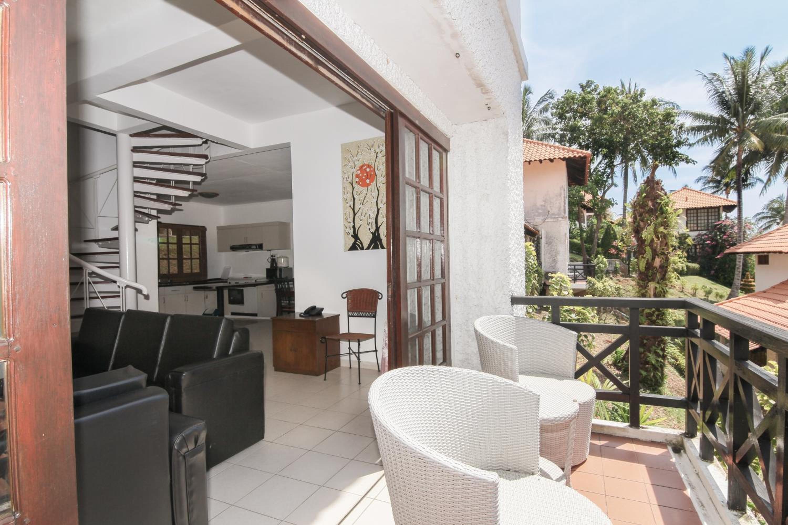 Two Bedroom Chalet with Garden View - Photo 9