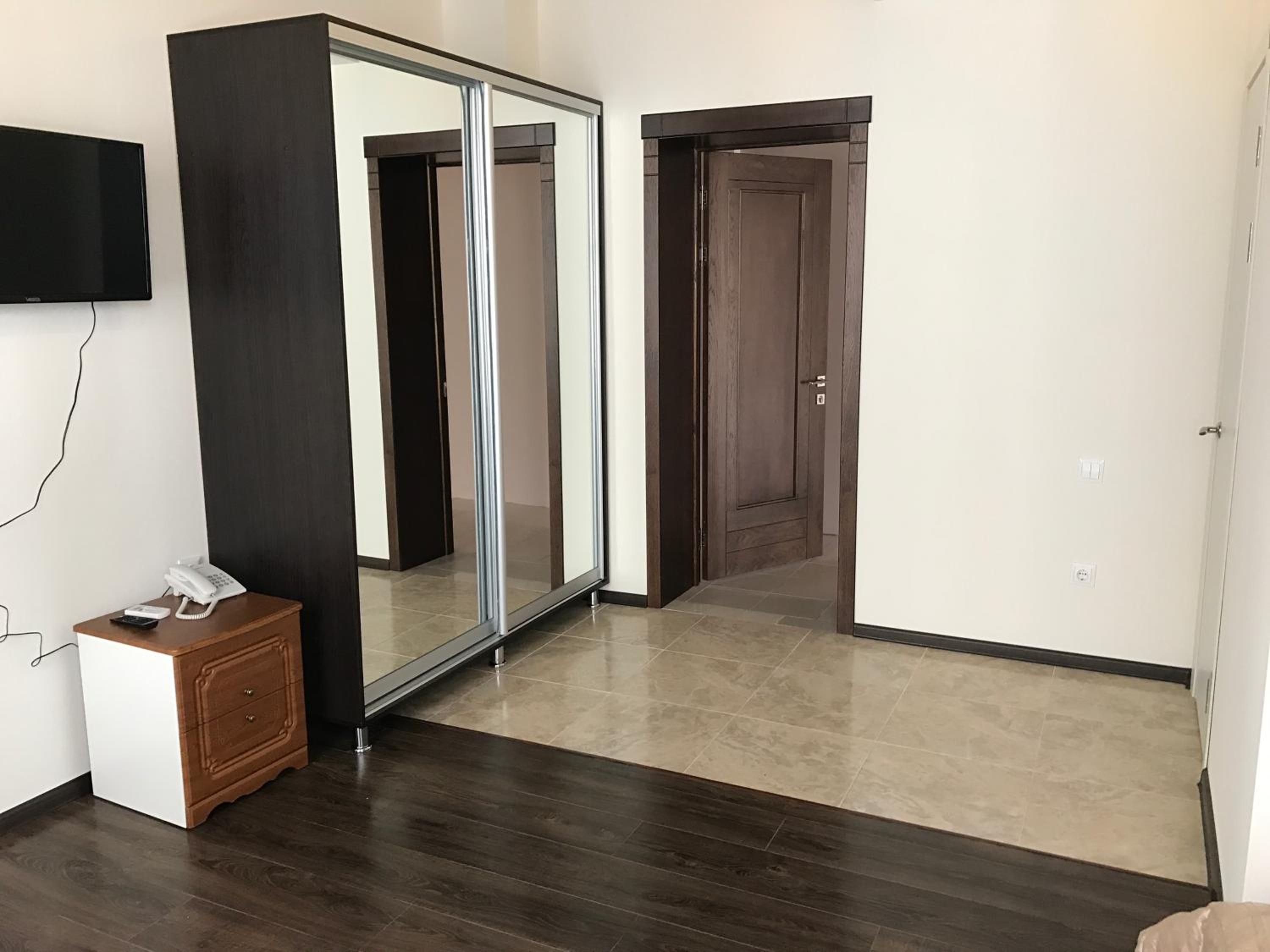 Large Double Room photo 1
