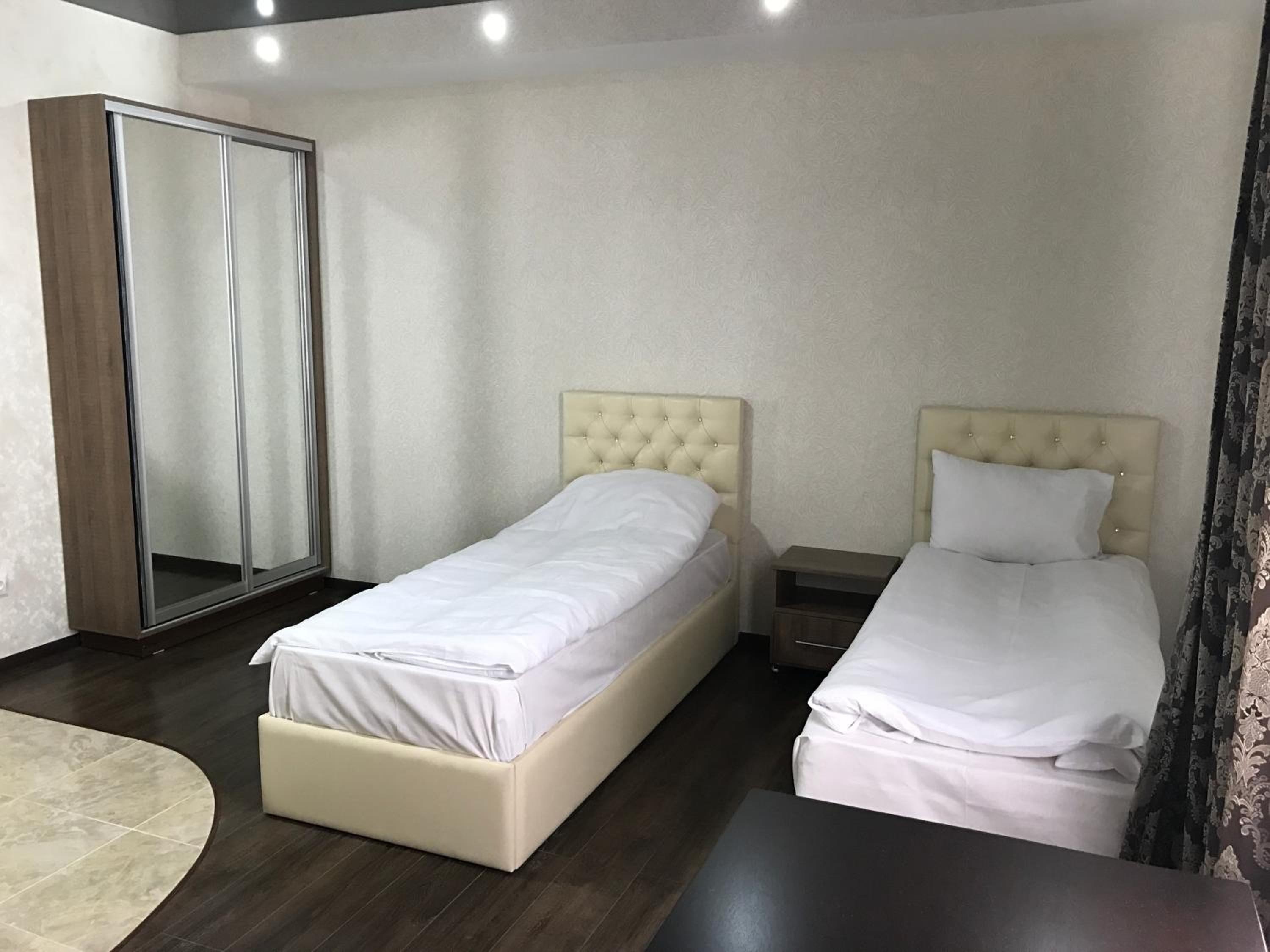 Large Twin Room photo 3