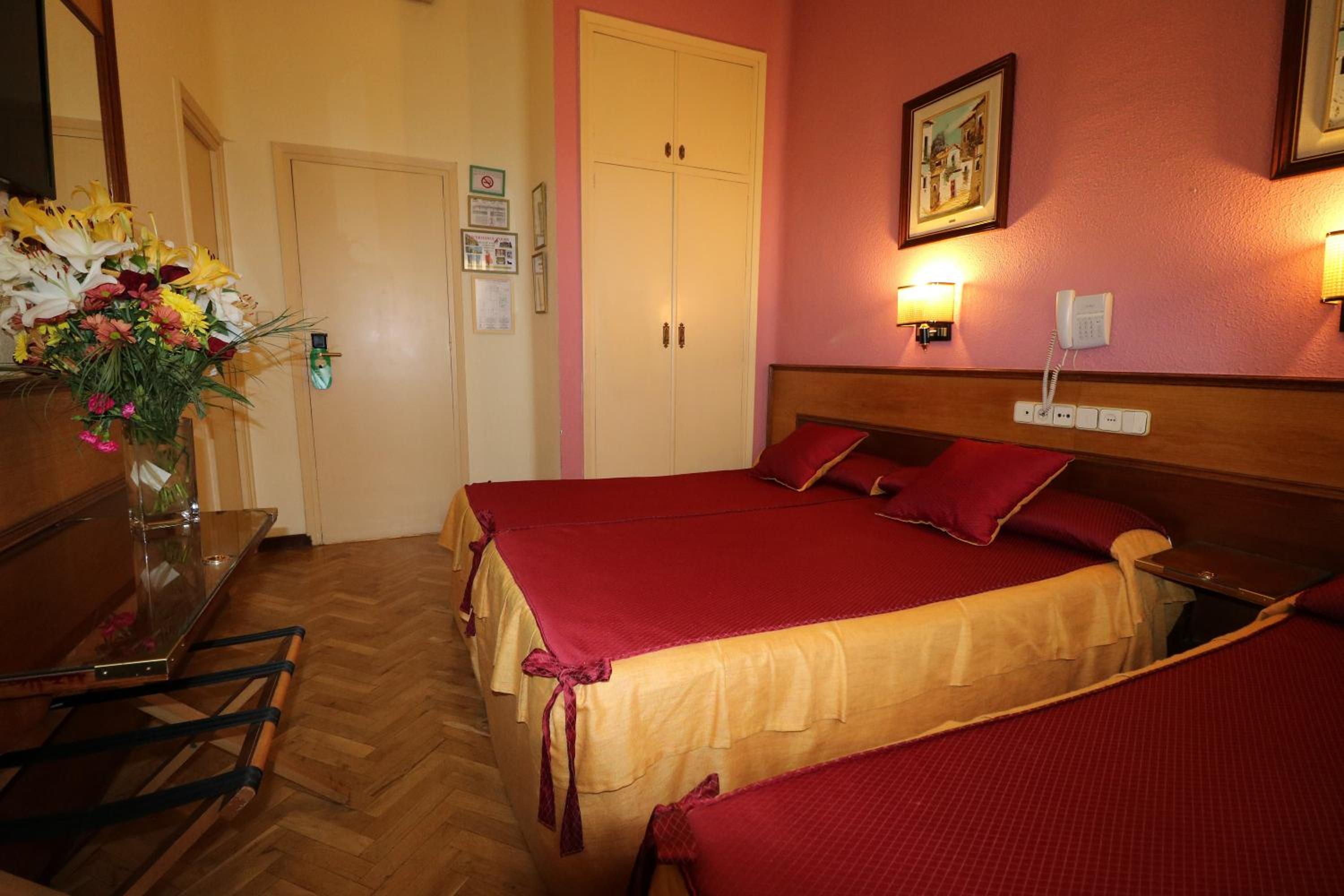 Triple Room - Photo 1