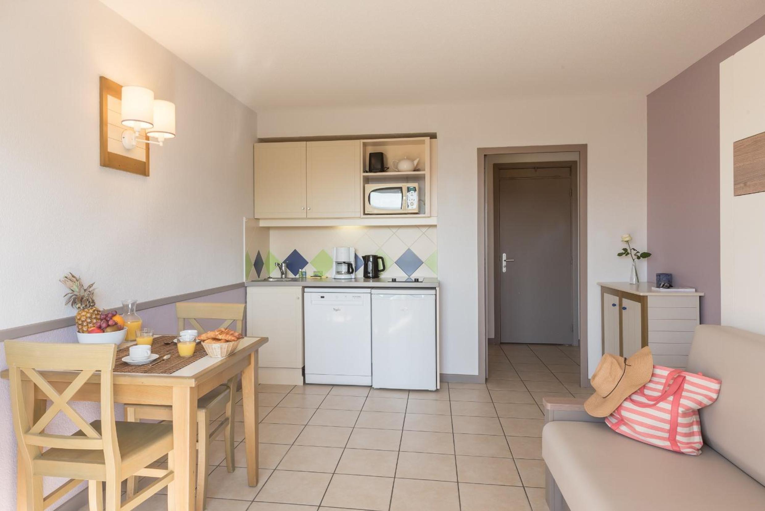 Studio with Air Conditioning (2 people) - Photo 4