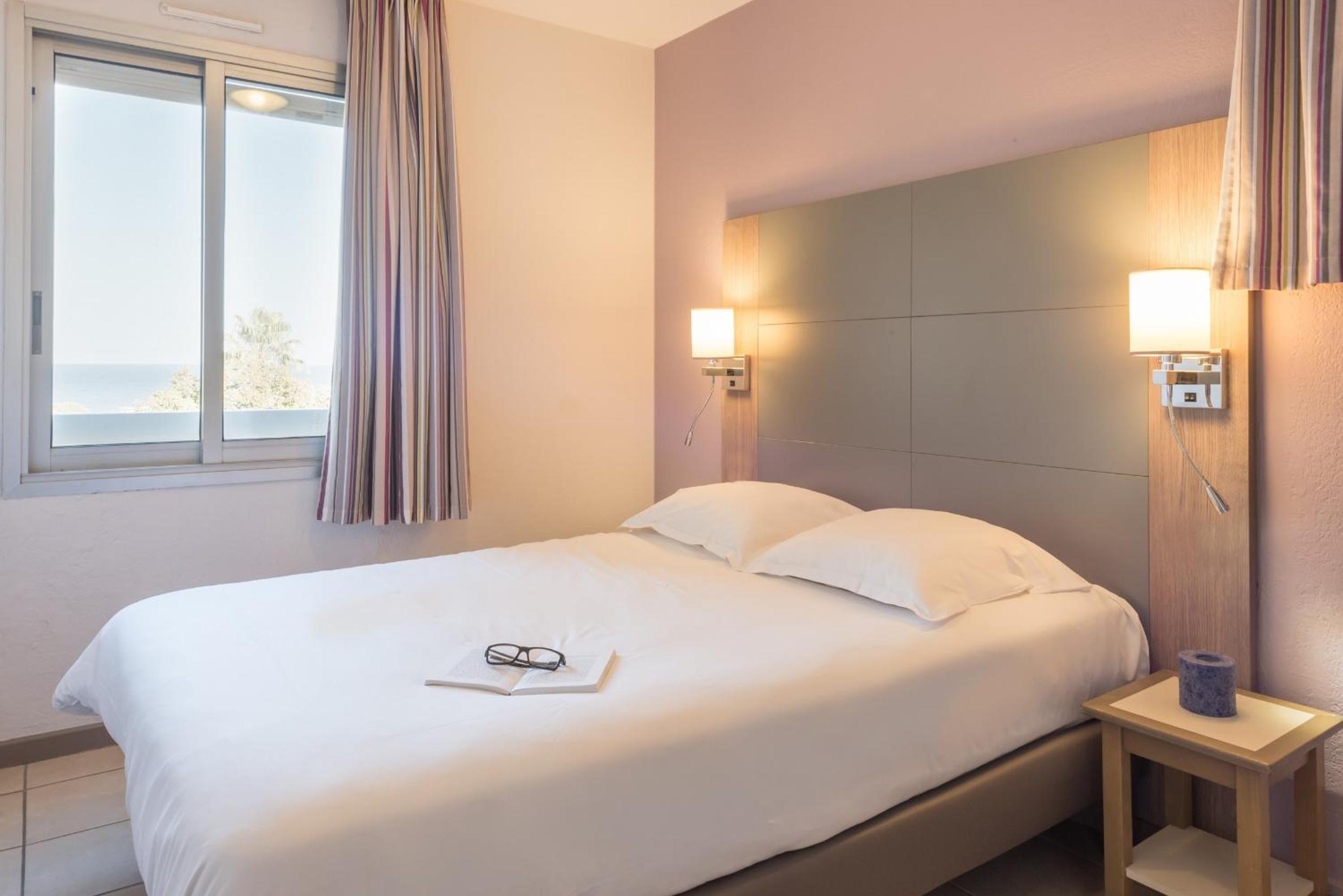 One-Bedroom Apartment with Sleeping Alcove and Air Conditioning (6 People) - Sea View