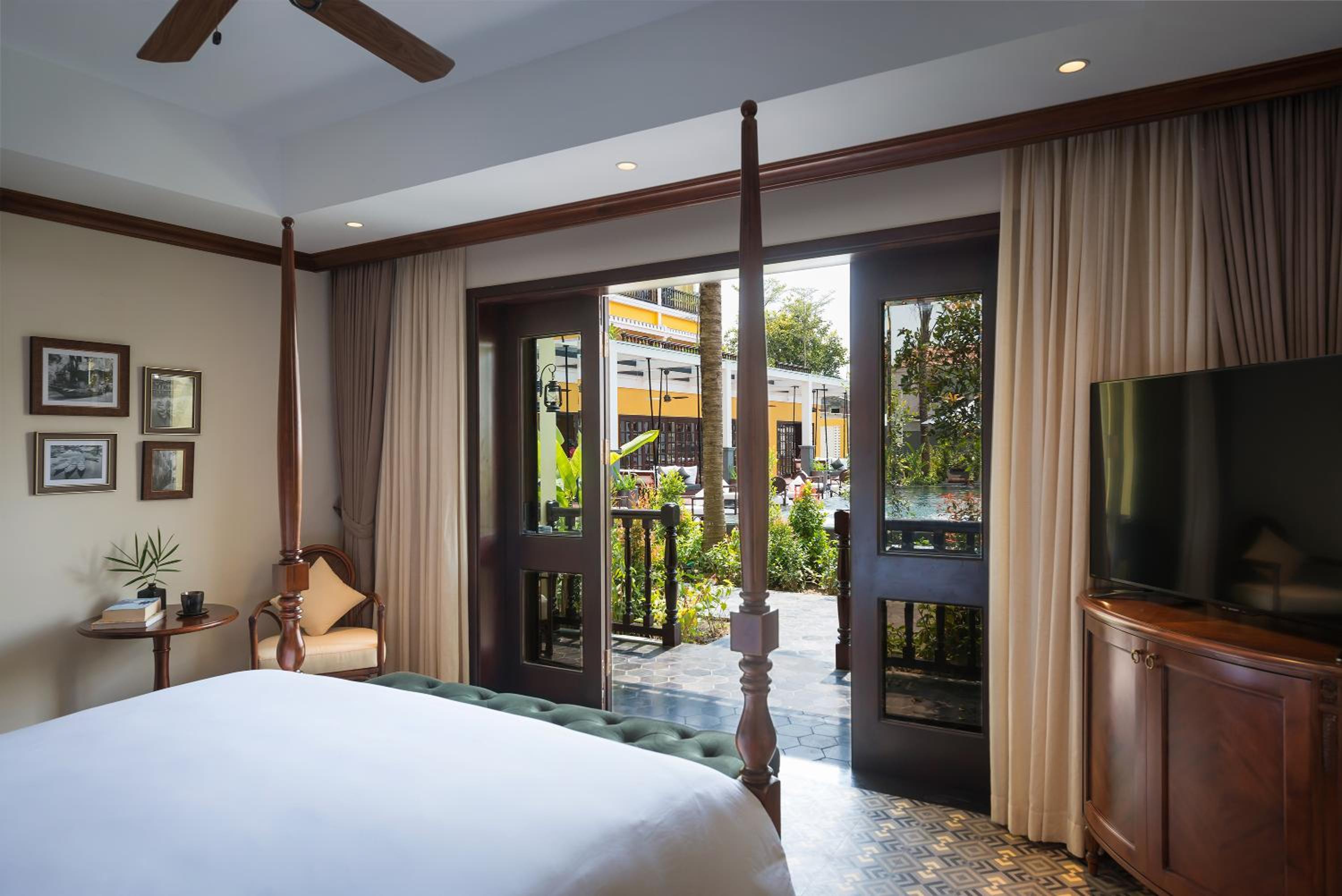 Veranda Suite with Pool View - Club Wing