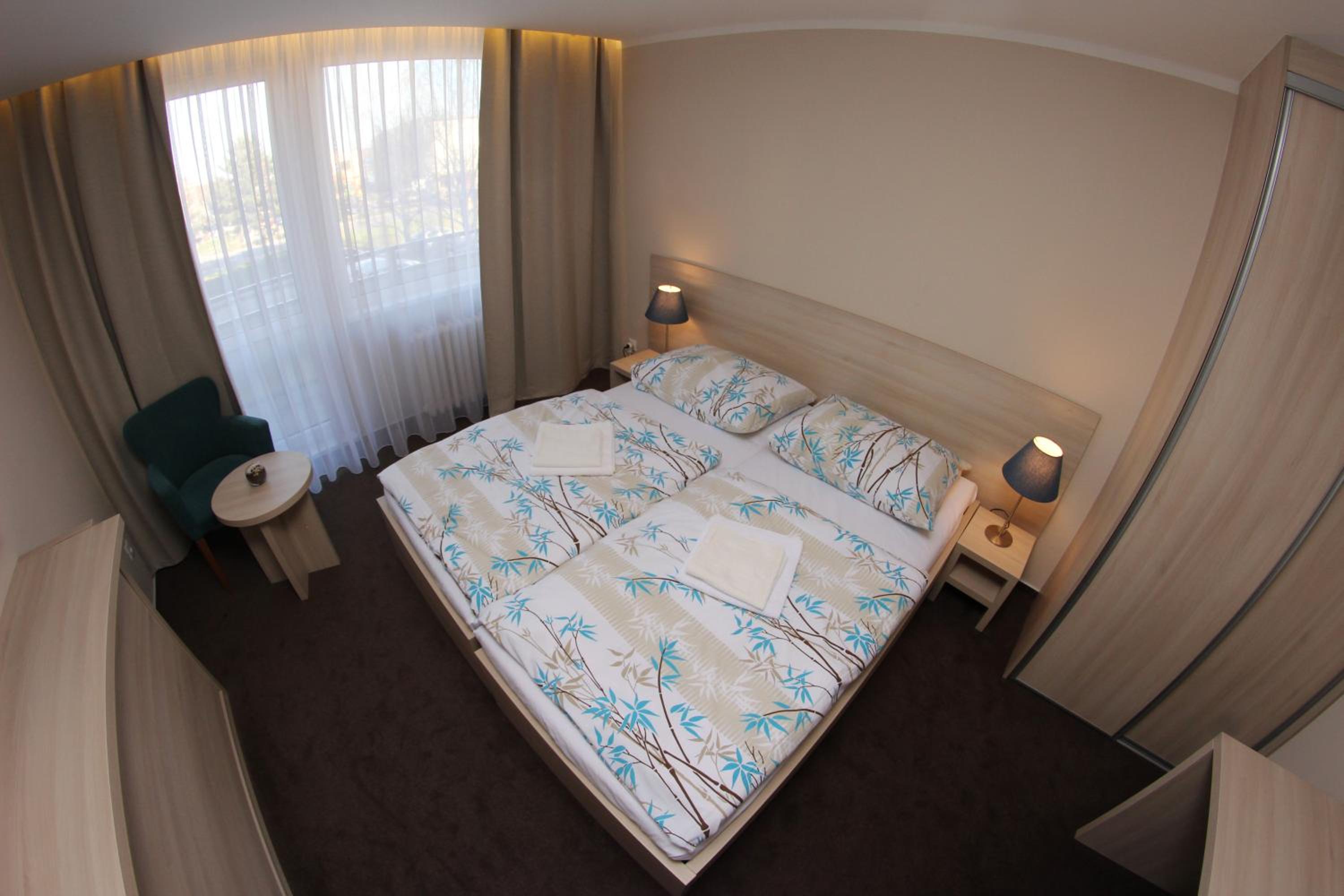 Premium Double or Twin Room - Photo 6