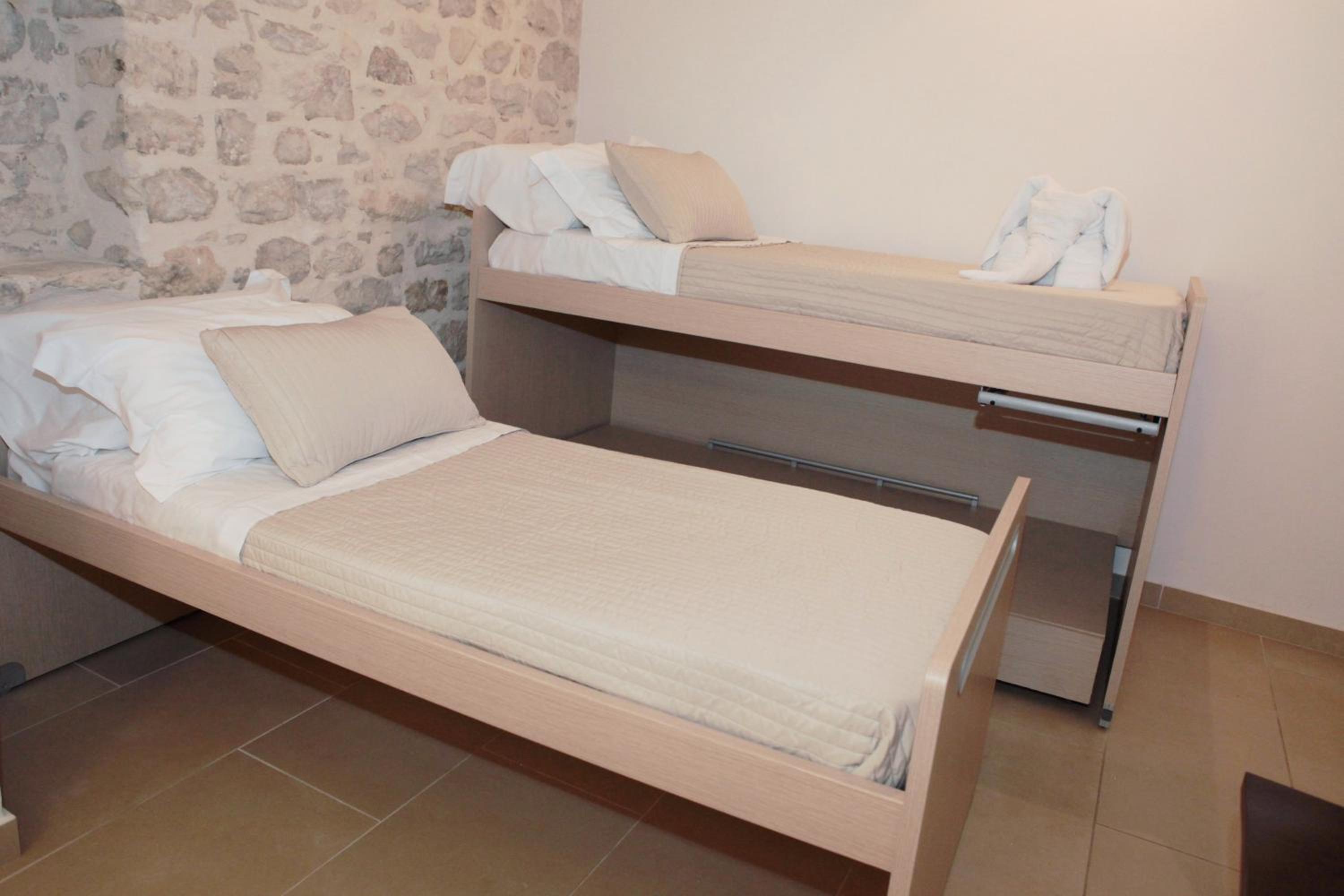 Quadruple Room - Photo 6