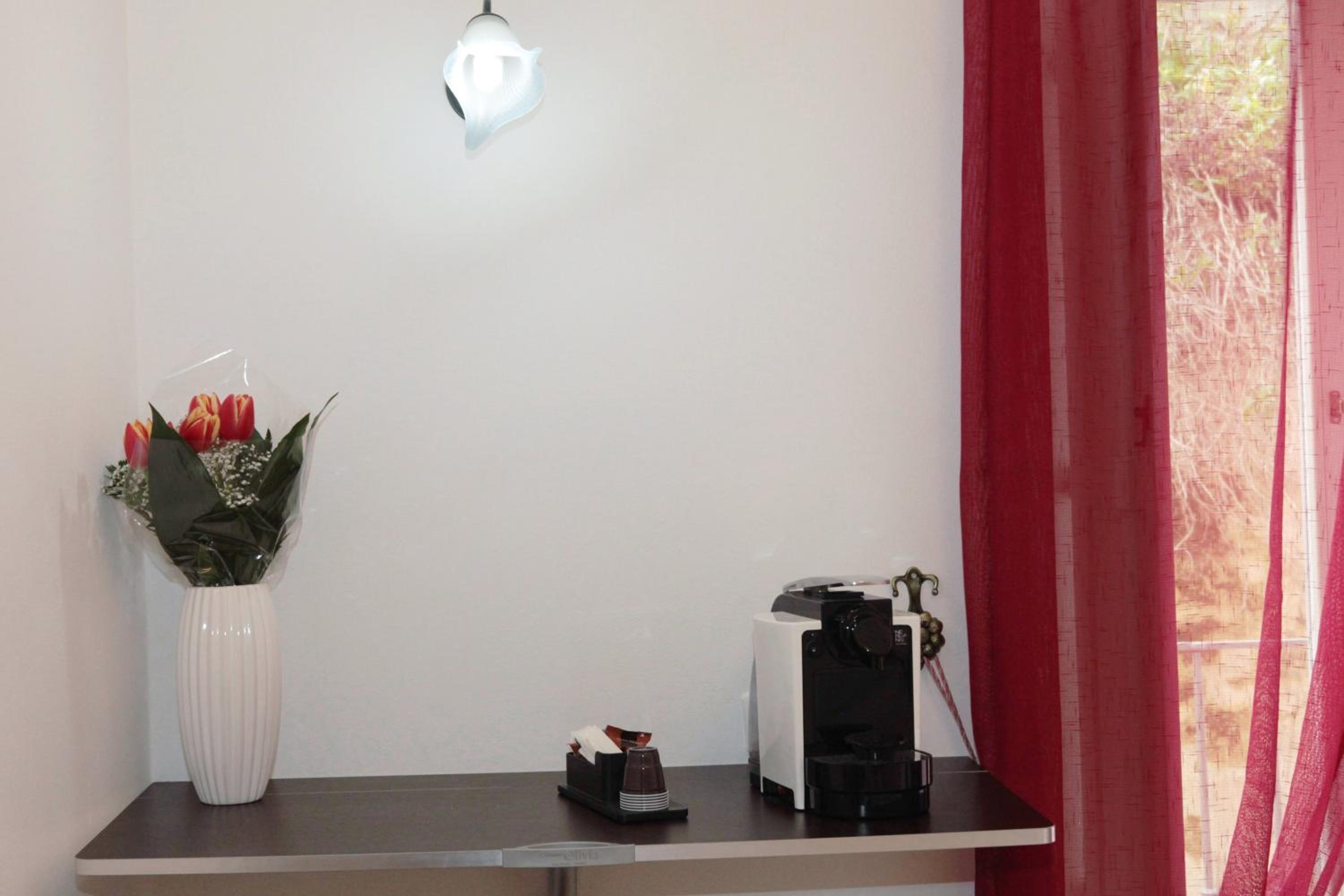 Double Room - Photo 8