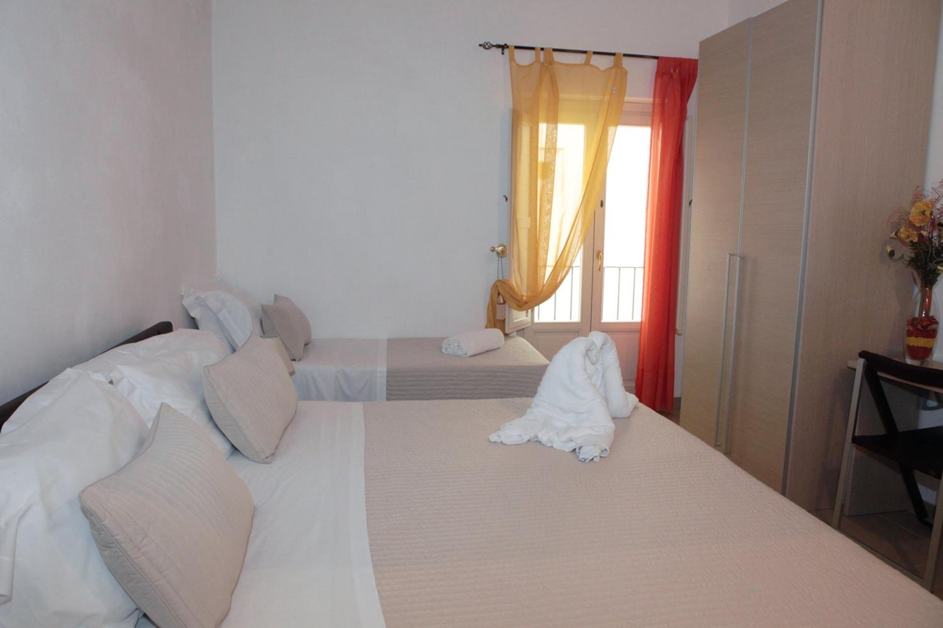 Triple Room - Photo 6