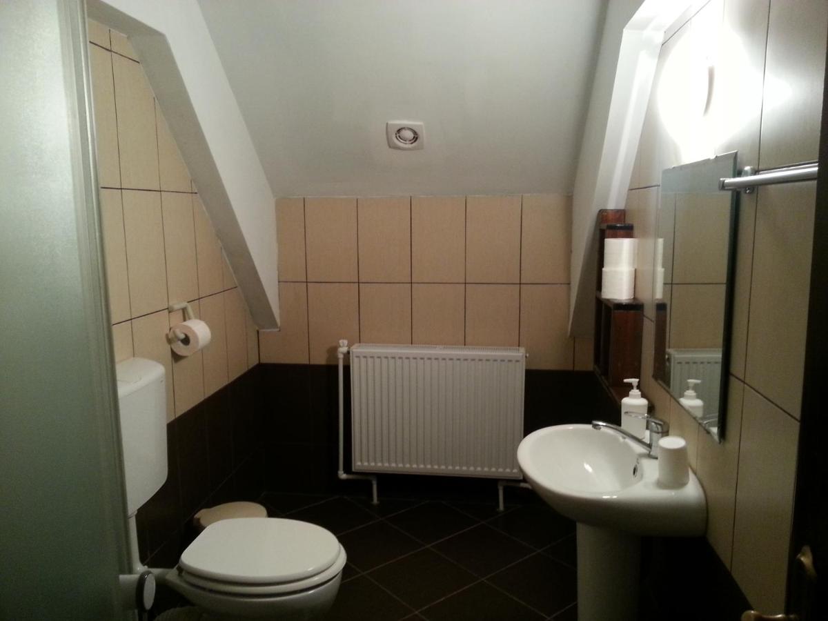 Double Room with Private Bathroom - Photo 5