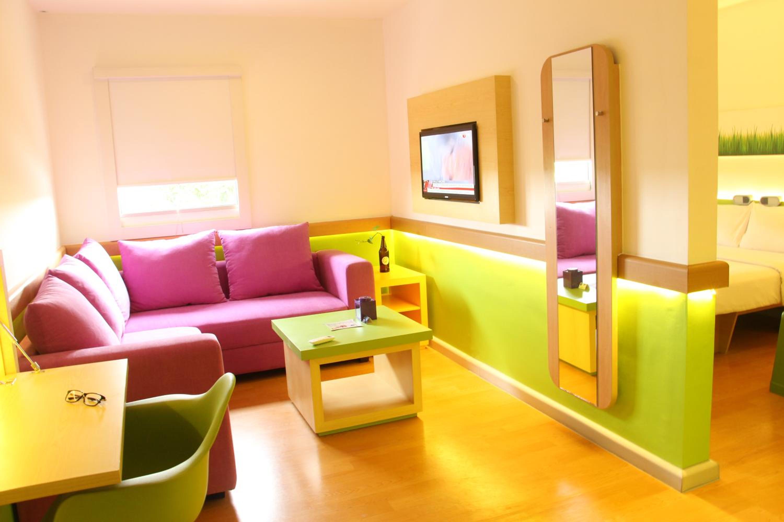 Executive Room - Photo 1