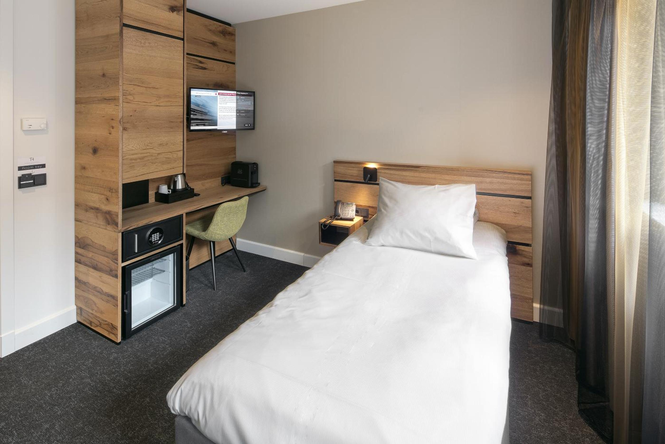 Large Single Room