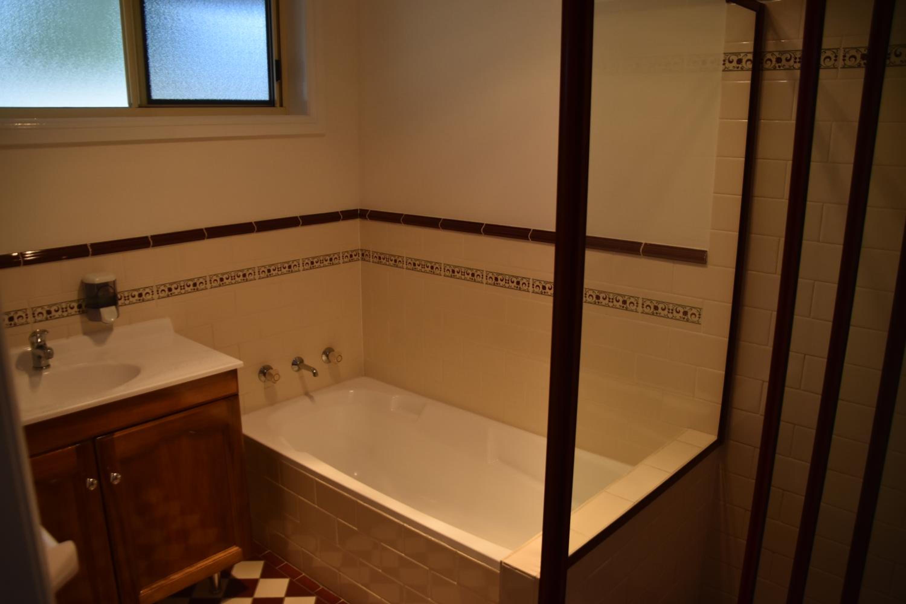 Two-Bedroom Apartment with Two Bathrooms - Photo 7