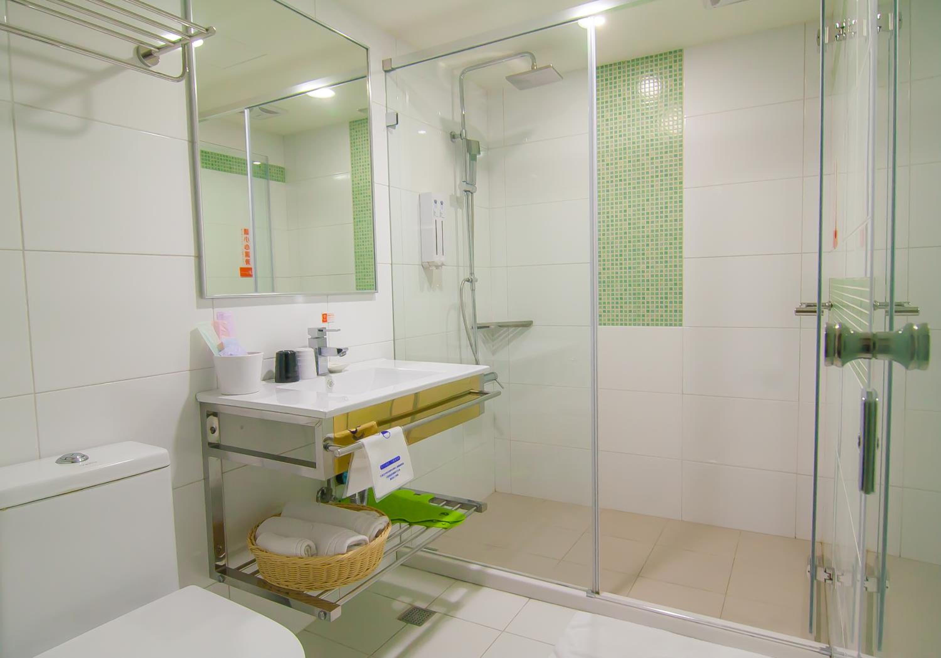 One King Room with Shower  - Photo 6