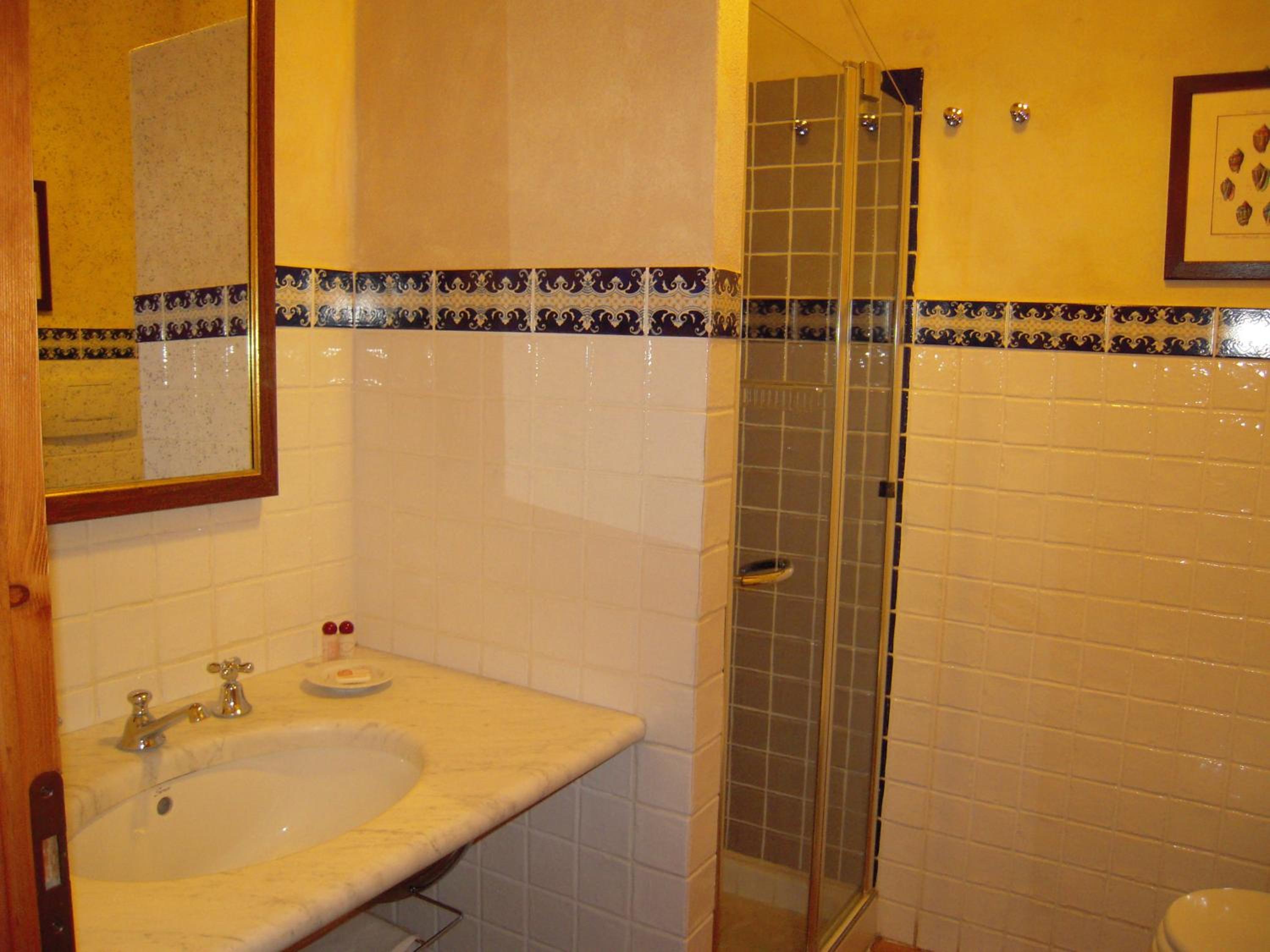 Double Room - Photo 8