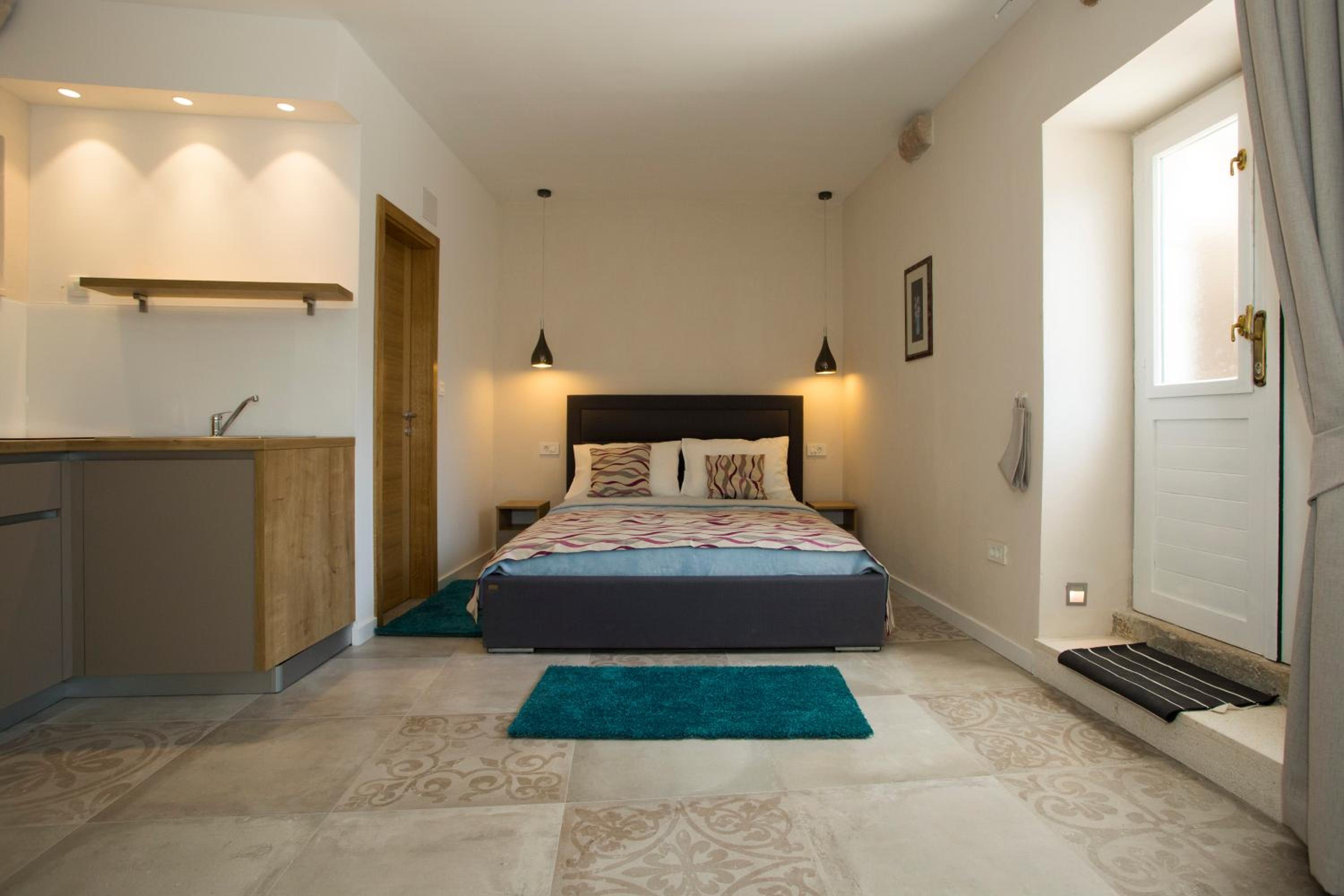 Studio Apartment - Ground Floor