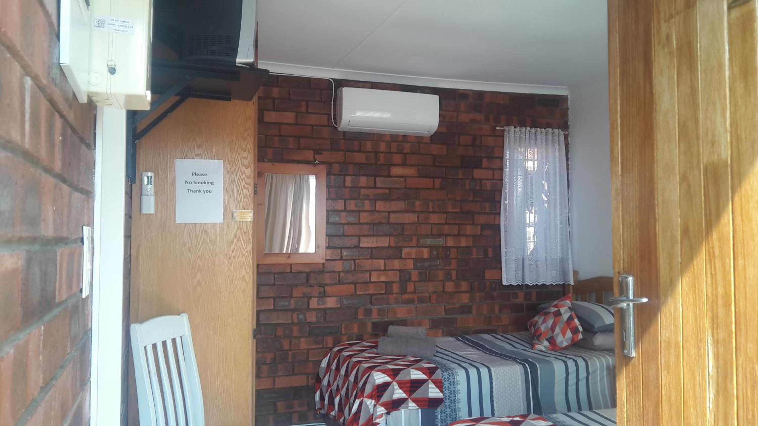 Standard Twin Room - Photo 1