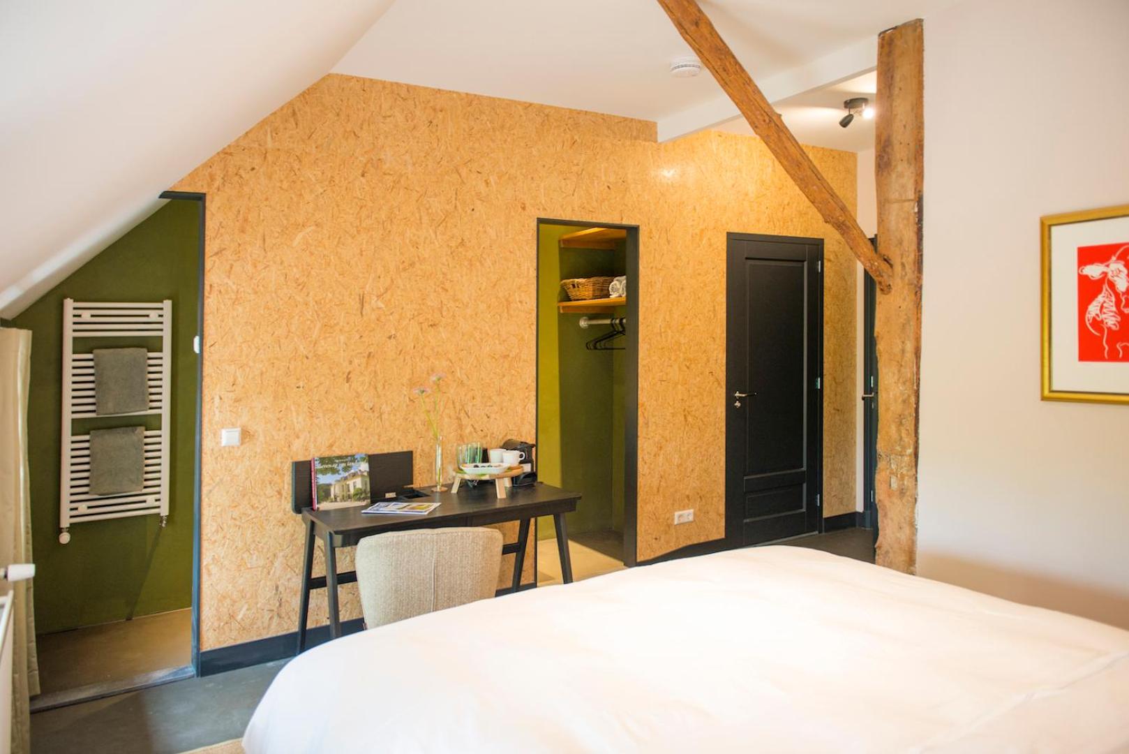 Deluxe Double Room with Shower - Photo 2