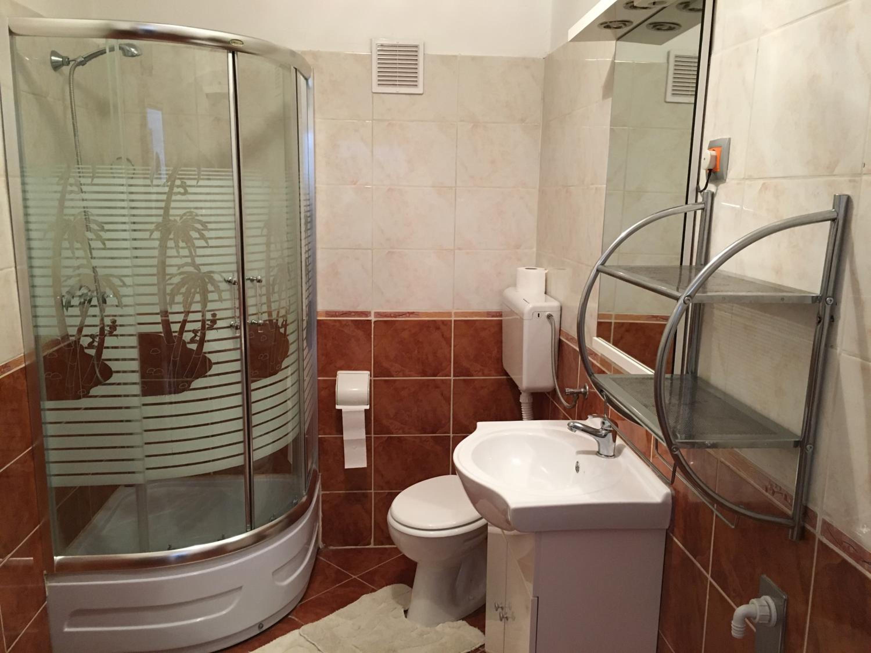 Apartment with Balcony - Photo 20