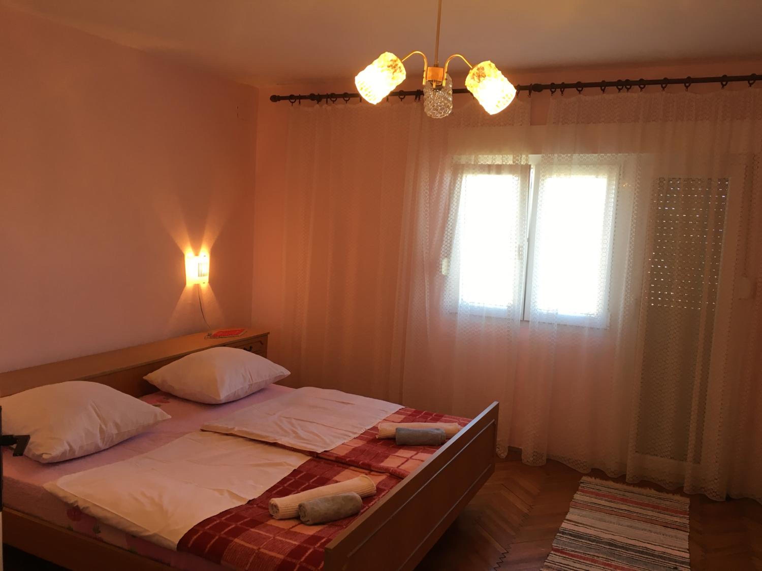 Apartment with Balcony - Photo 17