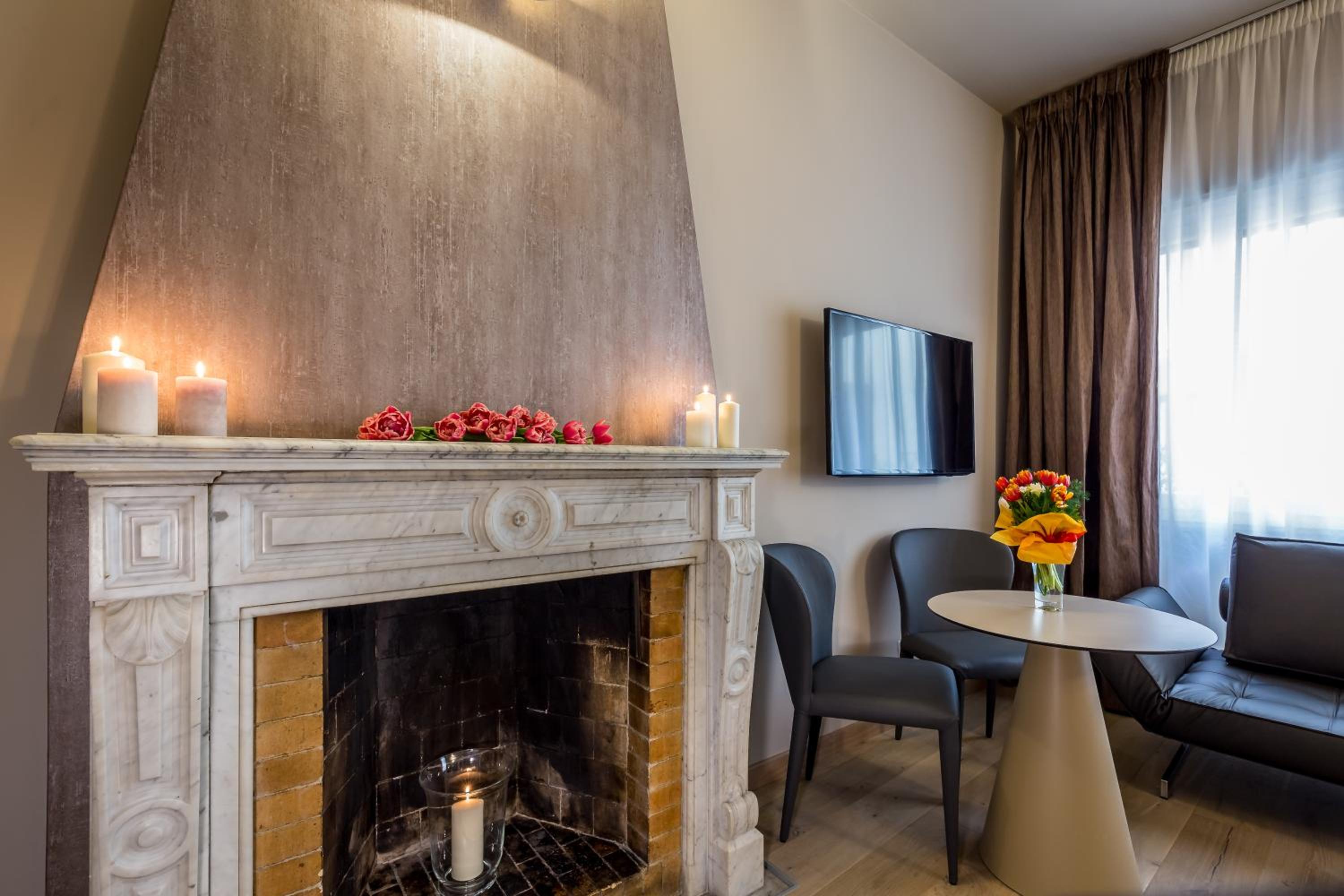 Deluxe Double Room with Spa Bath and Balcony photo 3