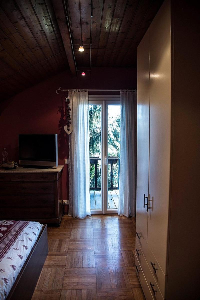 Double Room with Balcony and Shared Bathroom photo 2