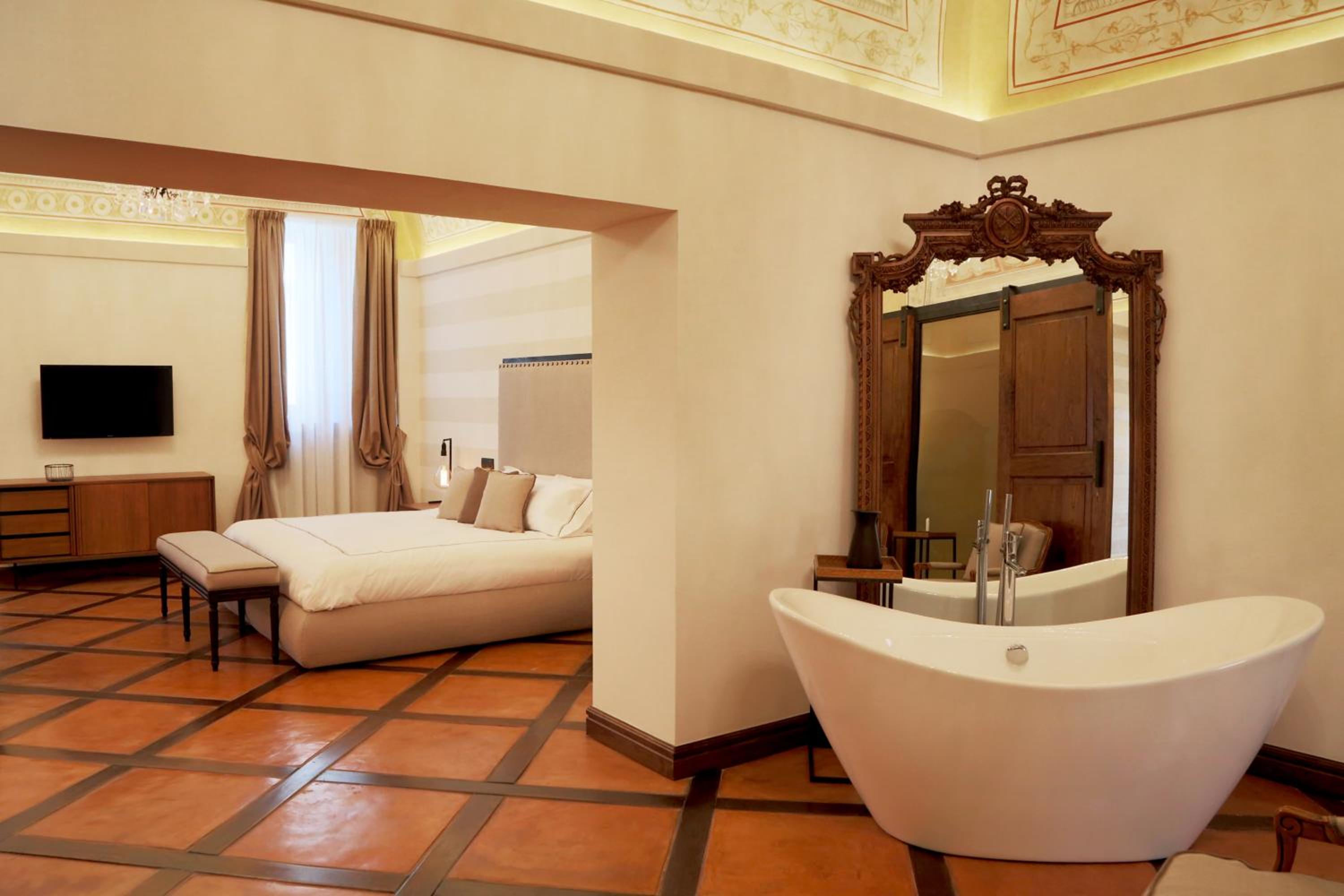 Suite - Photo 6
