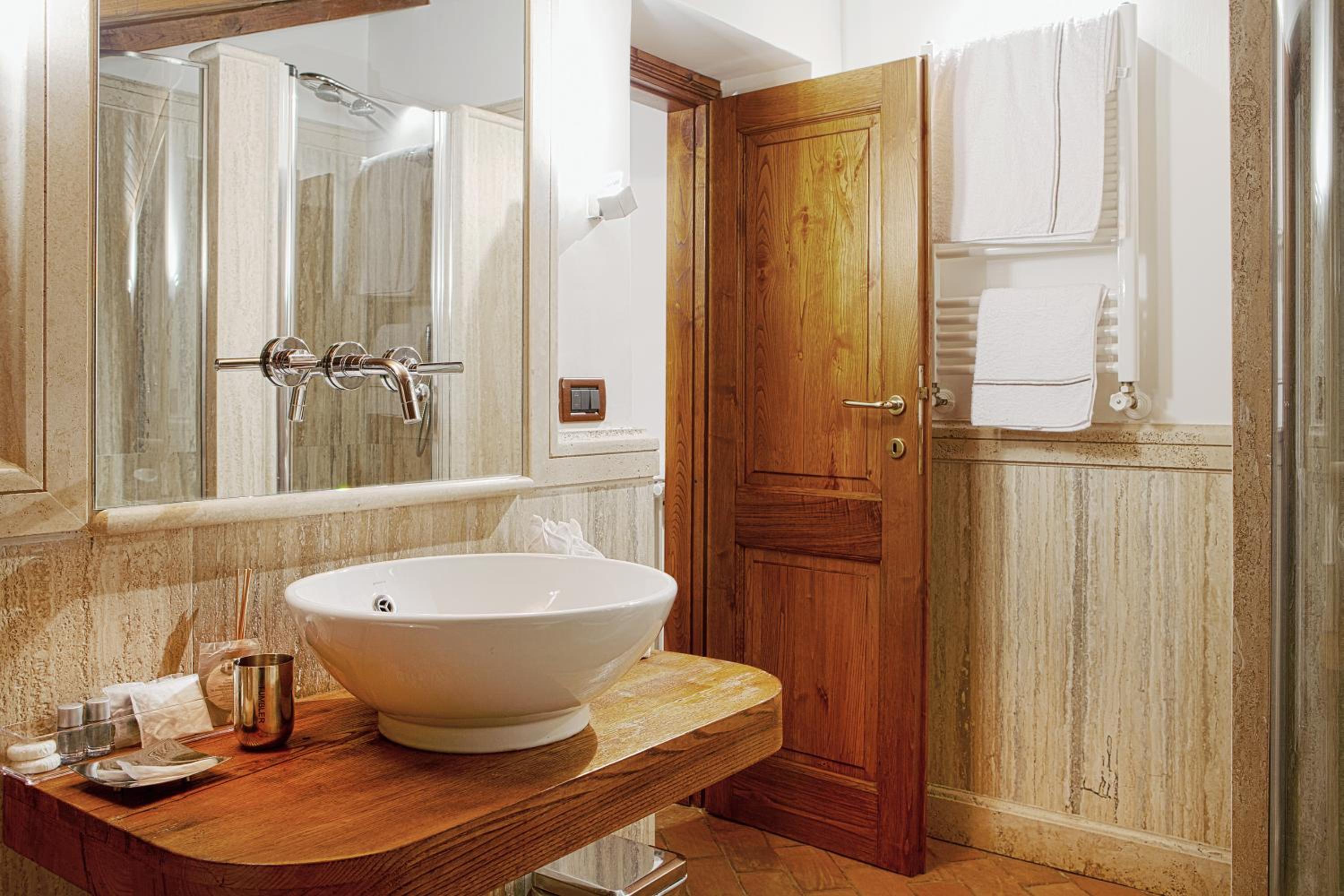 Junior Suite - Photo 18