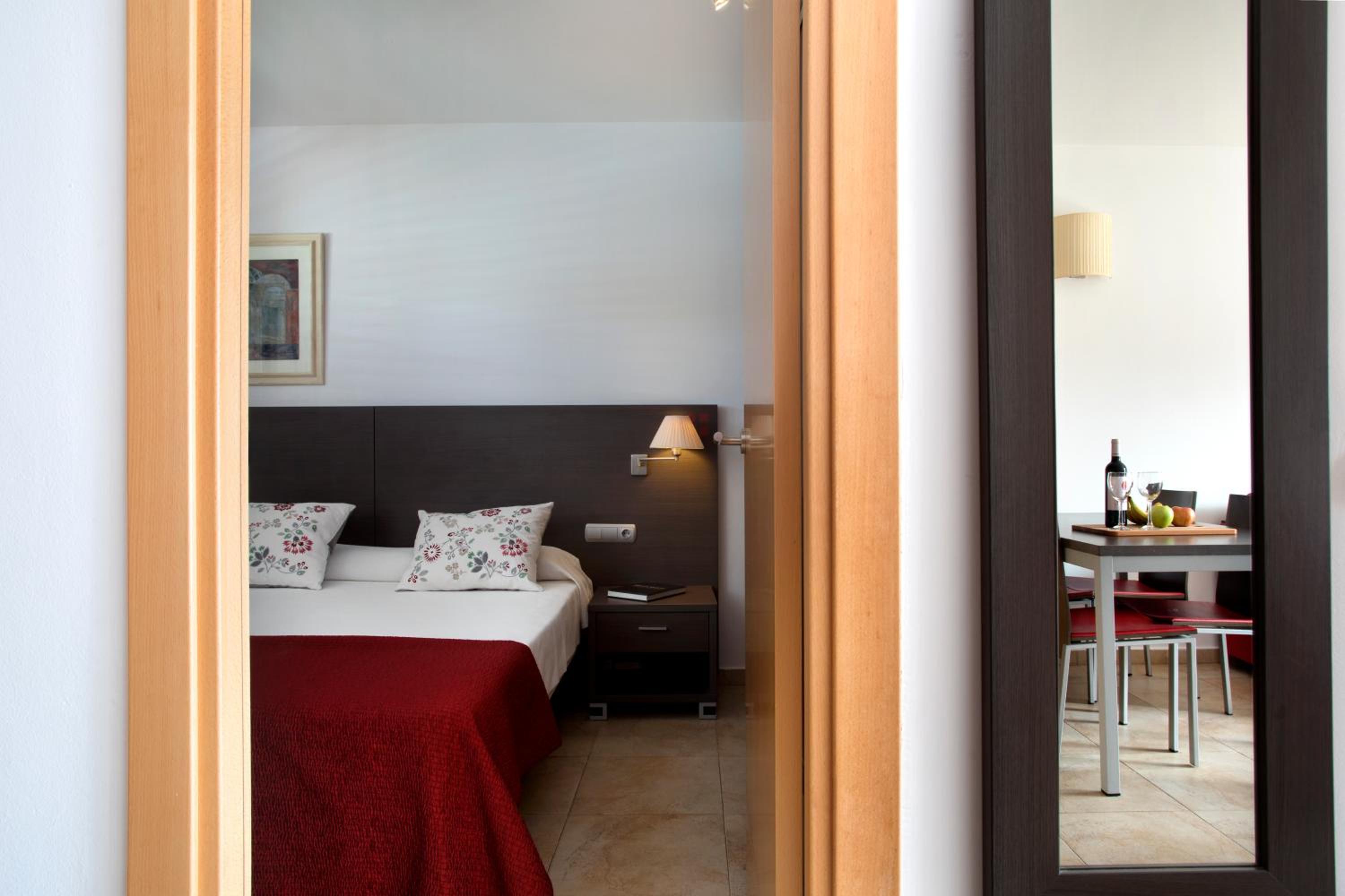 Apartamento de una habitación con balcón