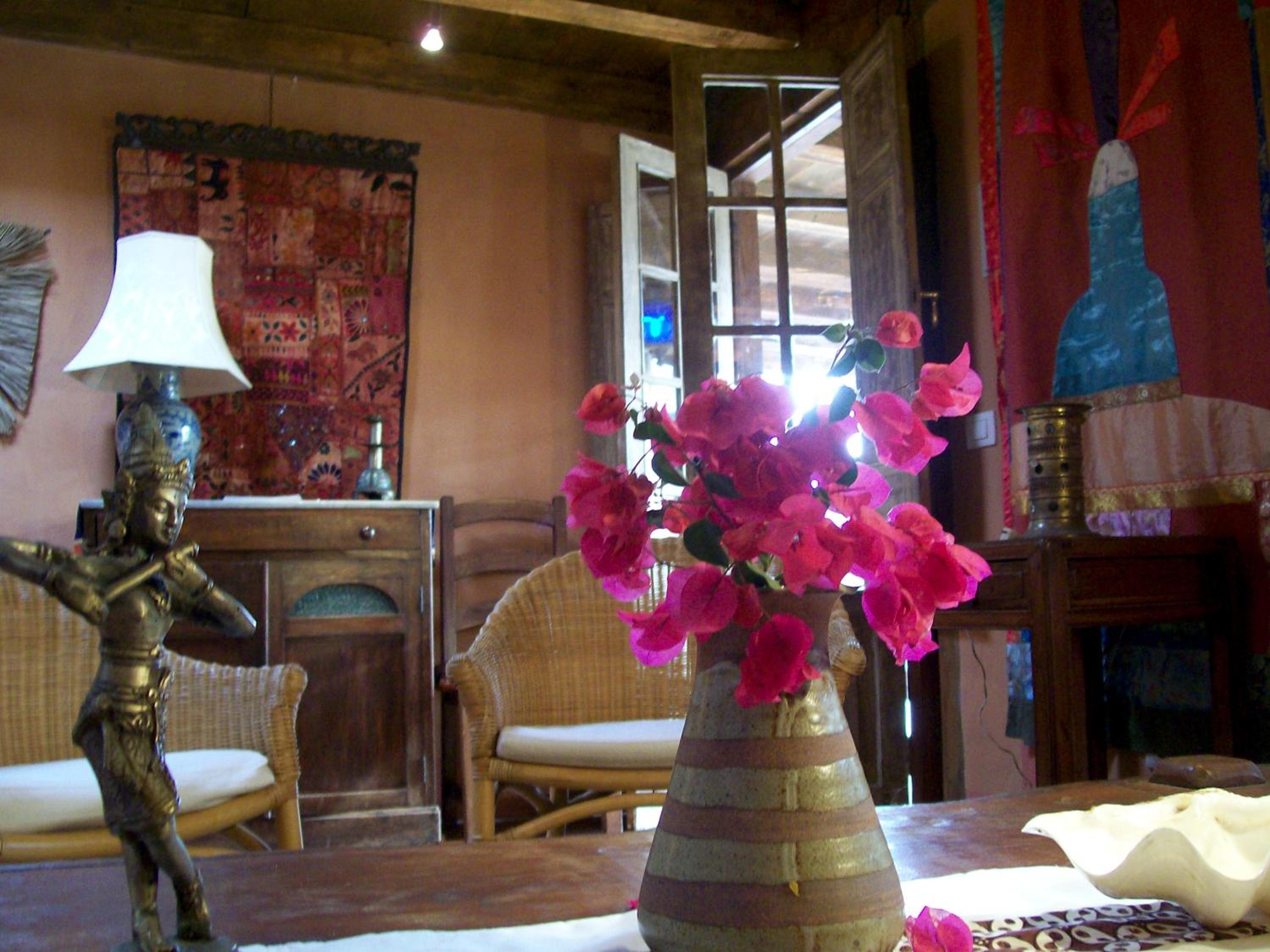 One-Bedroom Cottage with Private Garden (2 Adults) photo 2