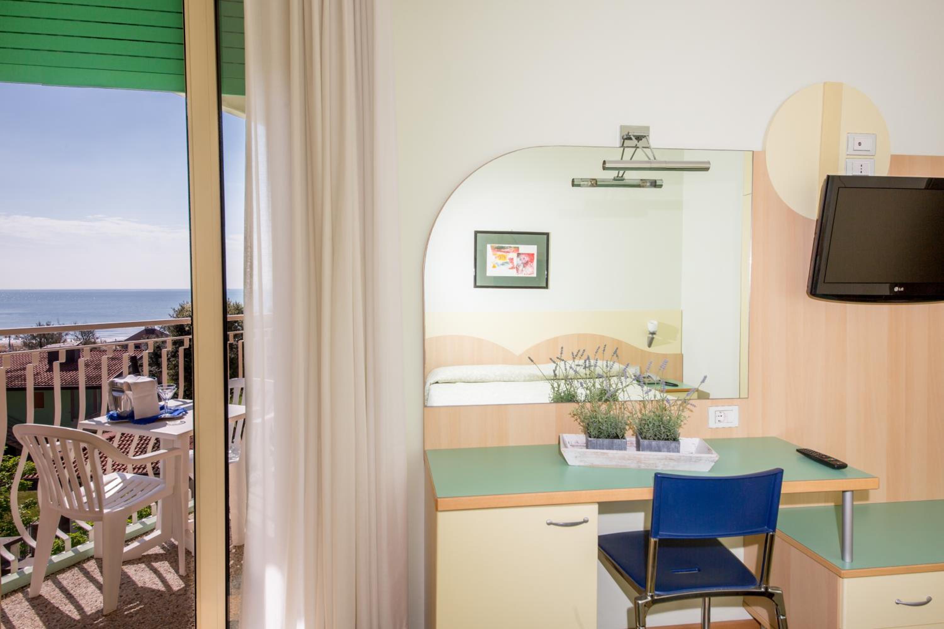 Triple Room with Sea View photo 2