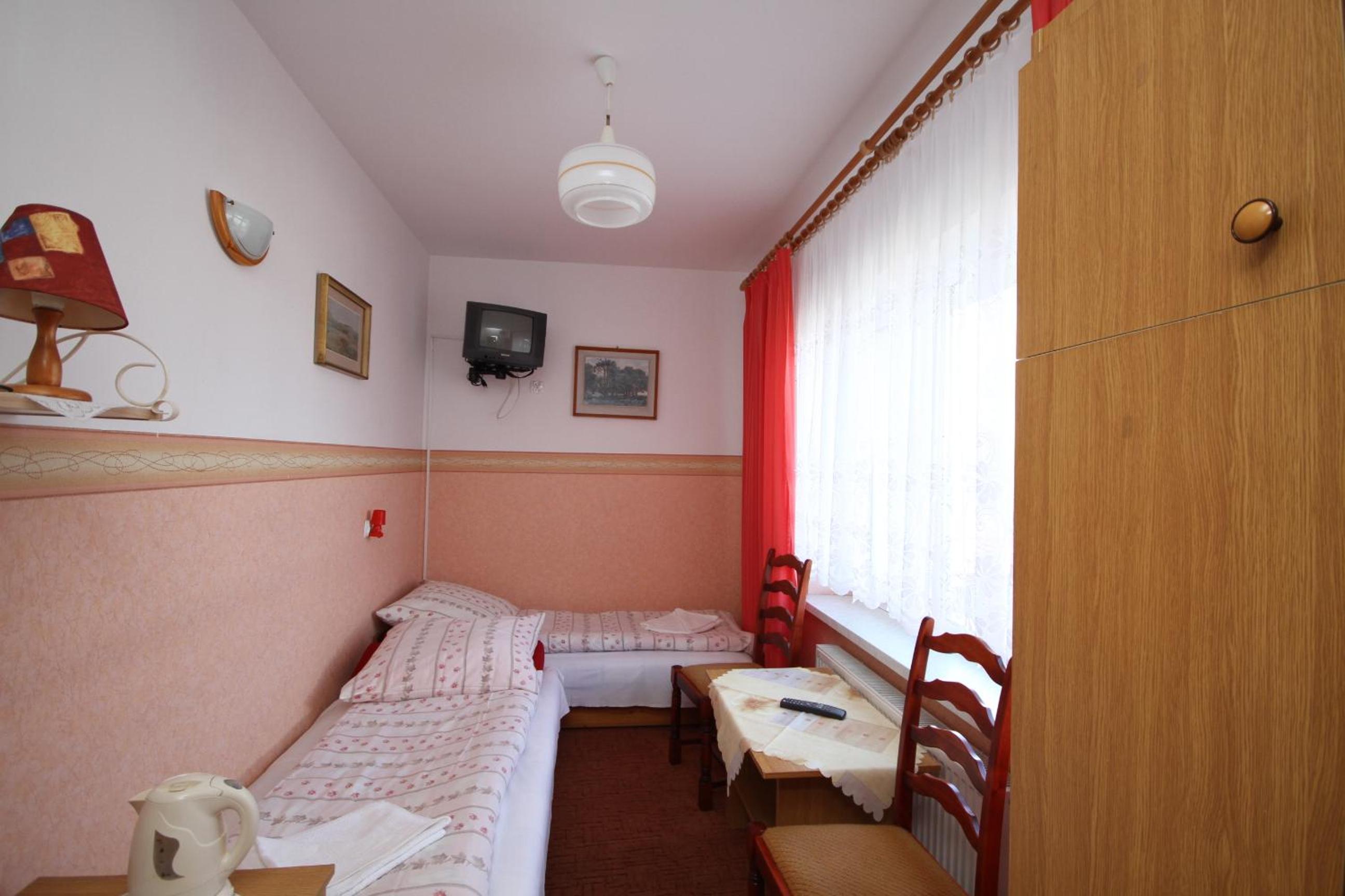 Twin Room With Shared Bathroom