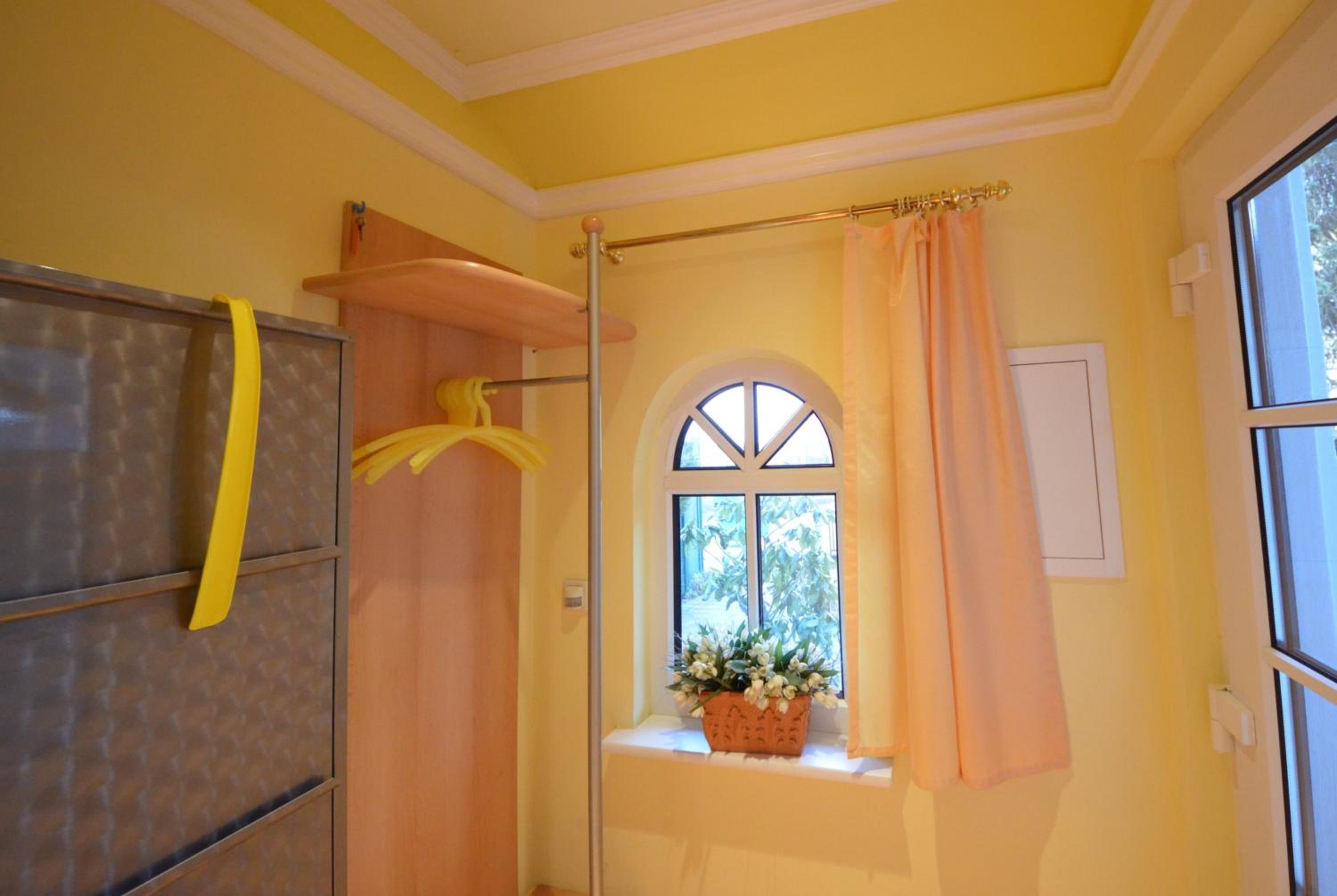 Four-Bedroom House photo 3